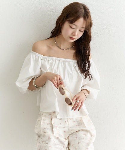 一字肩泡泡袖襯衫