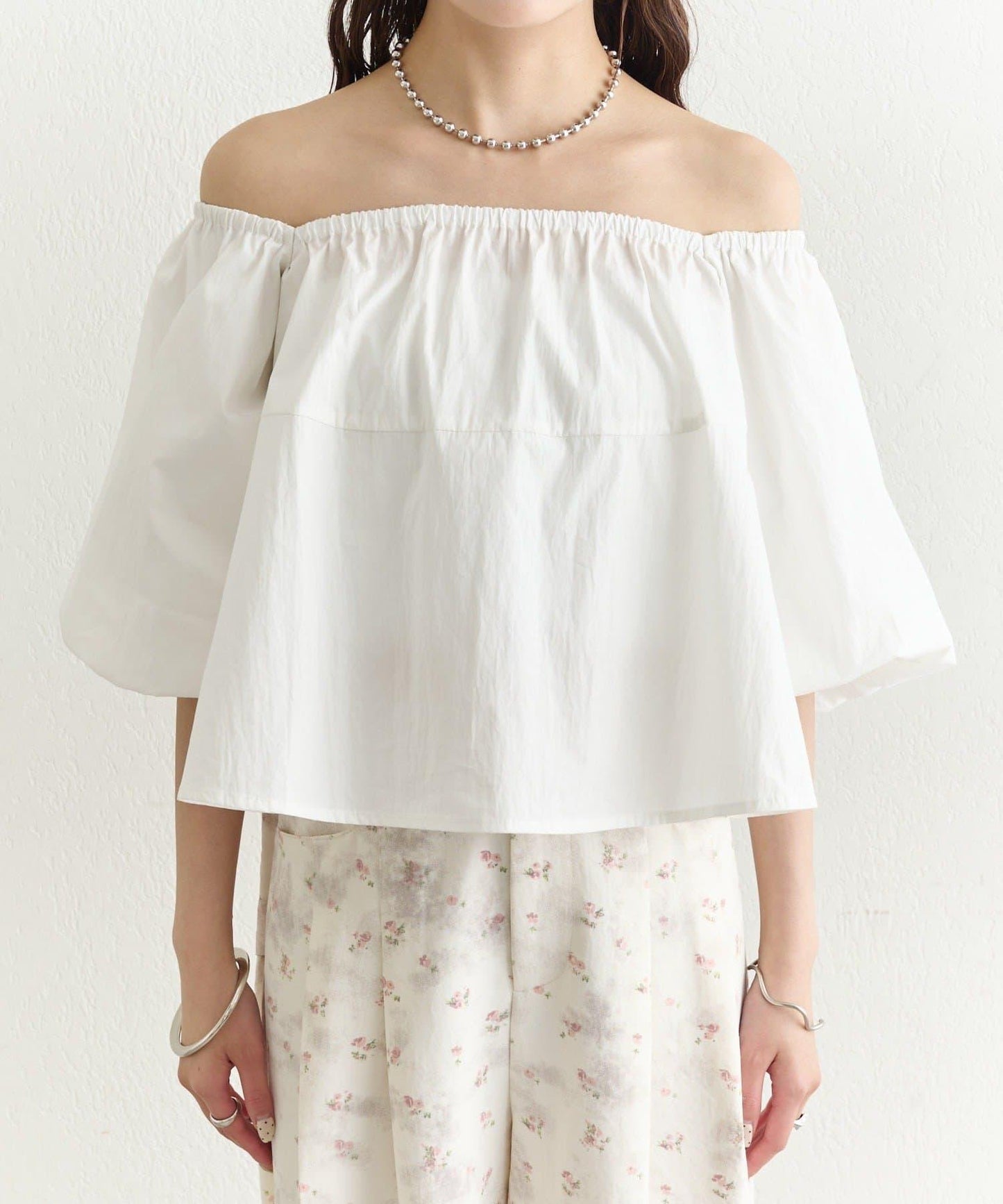 一字肩泡泡袖襯衫