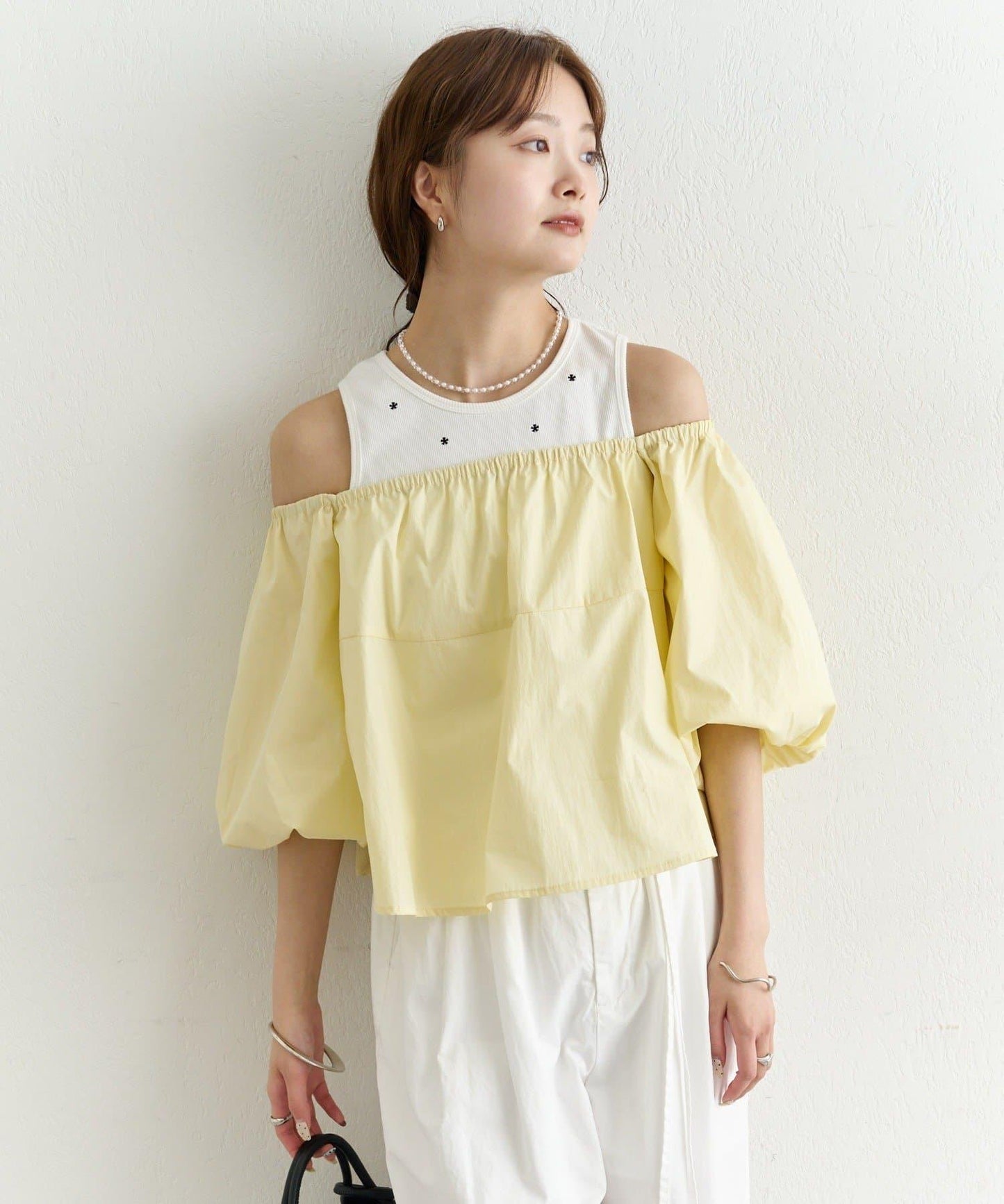 一字肩泡泡袖襯衫