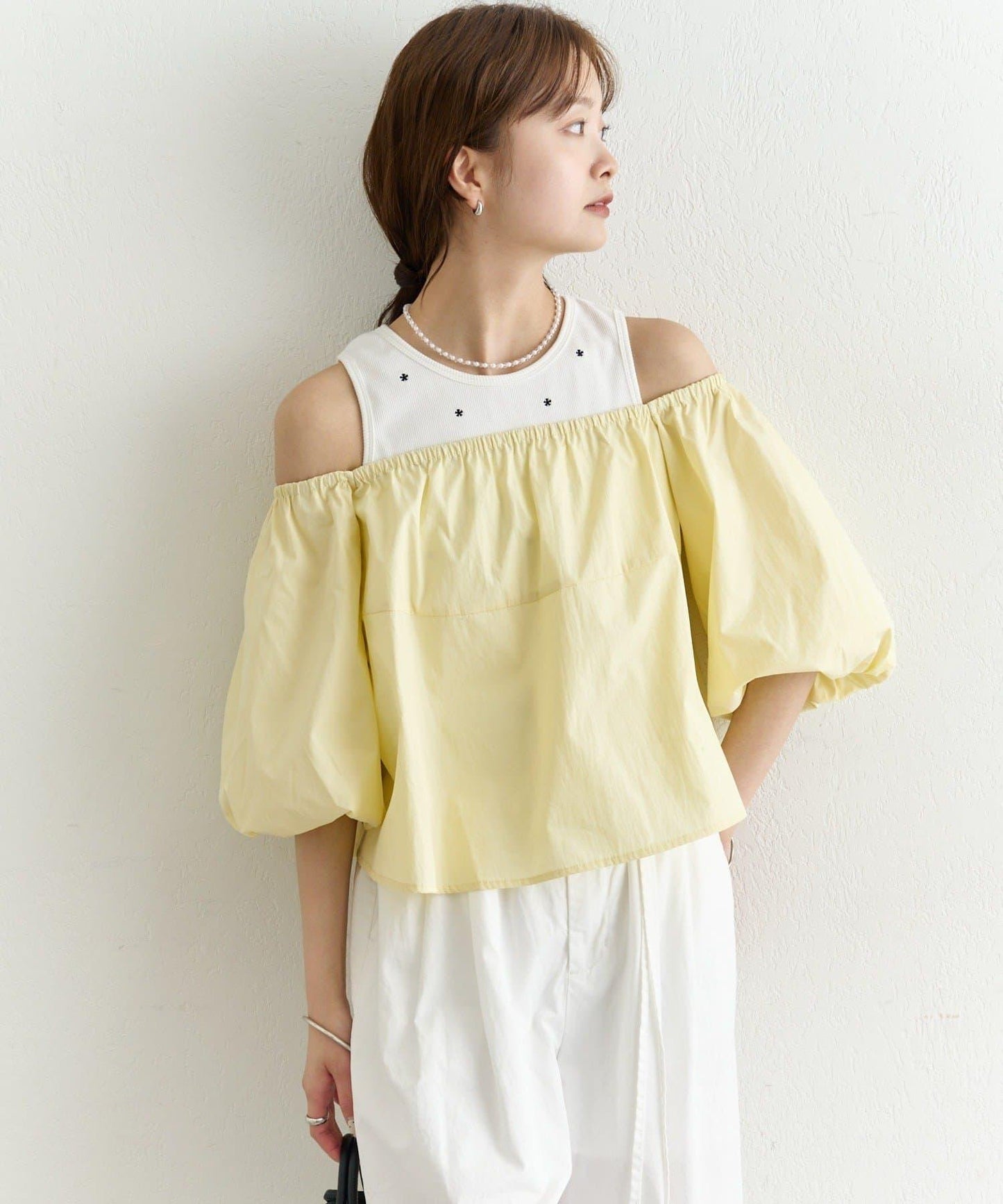 一字肩泡泡袖襯衫