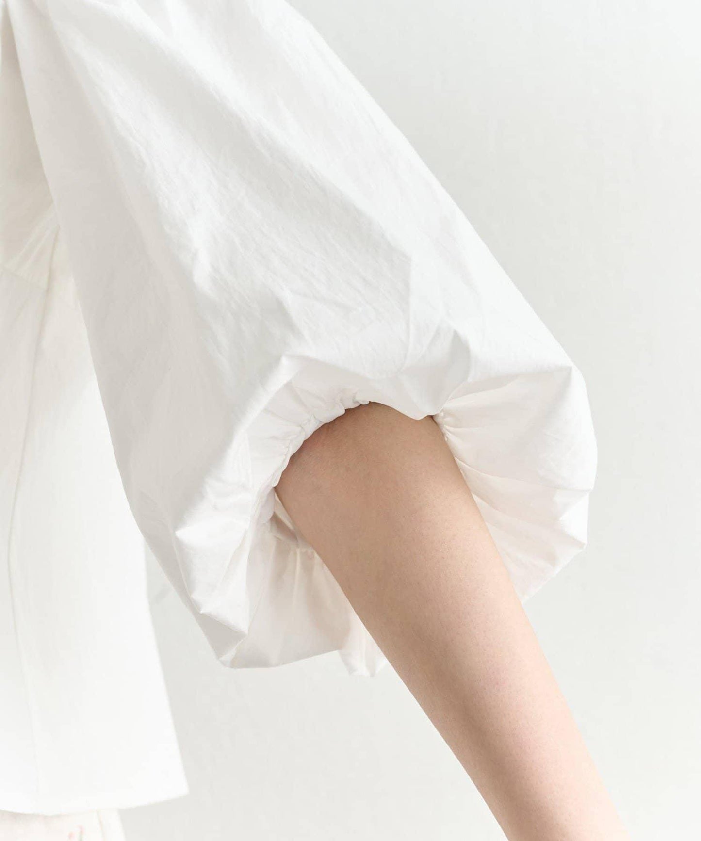 一字肩泡泡袖襯衫