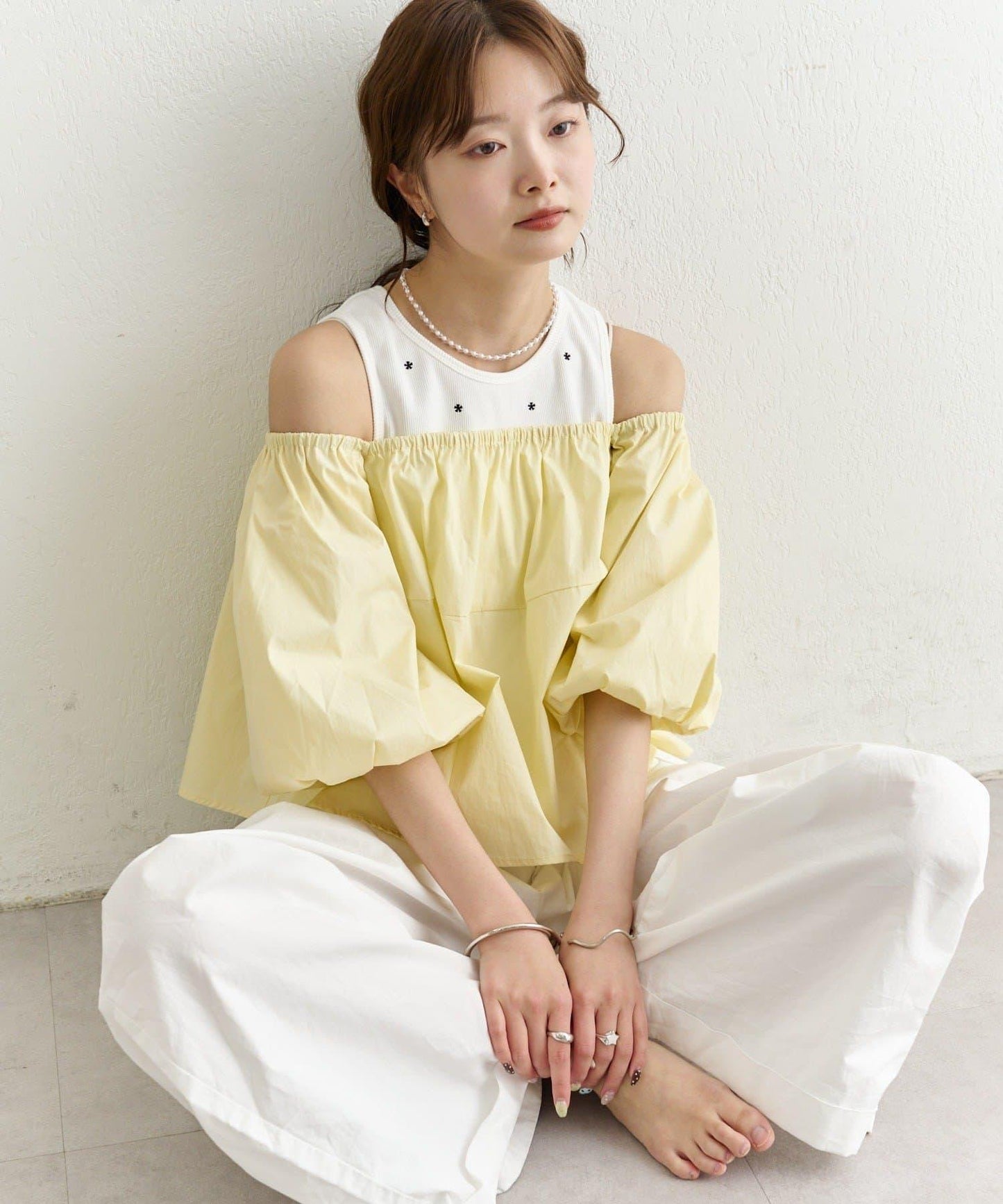 一字肩泡泡袖襯衫