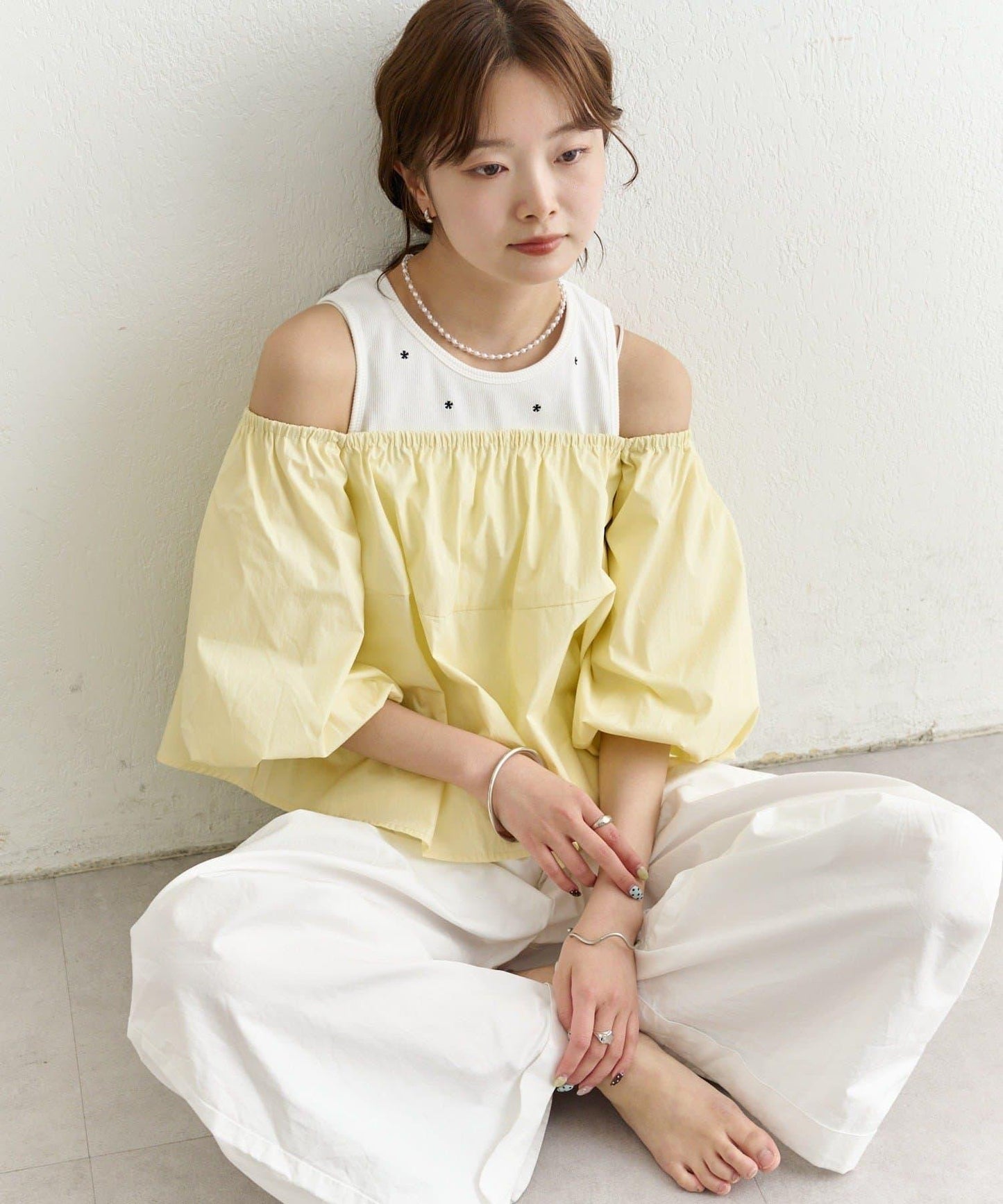 一字肩泡泡袖襯衫