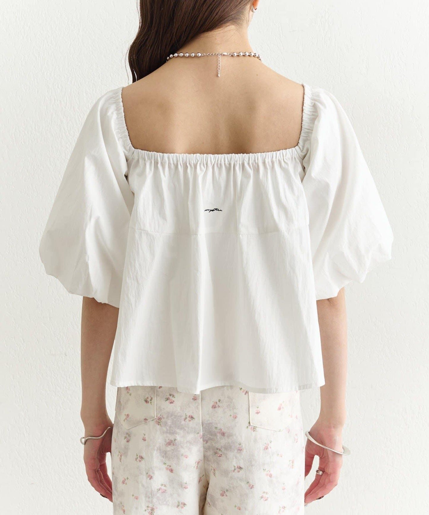 一字肩泡泡袖襯衫