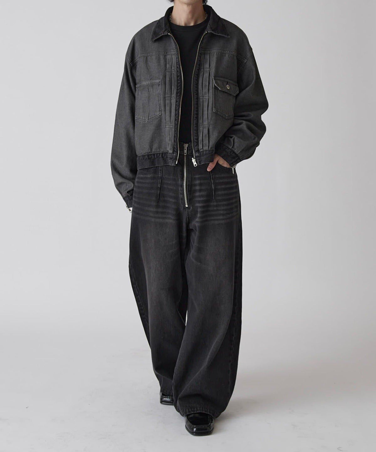 281758909