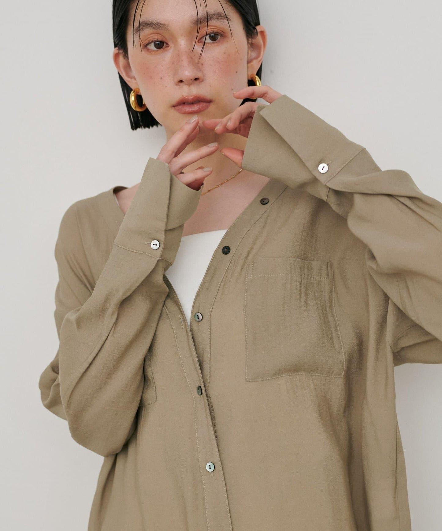 2WAY V領開襟設計 襯衫