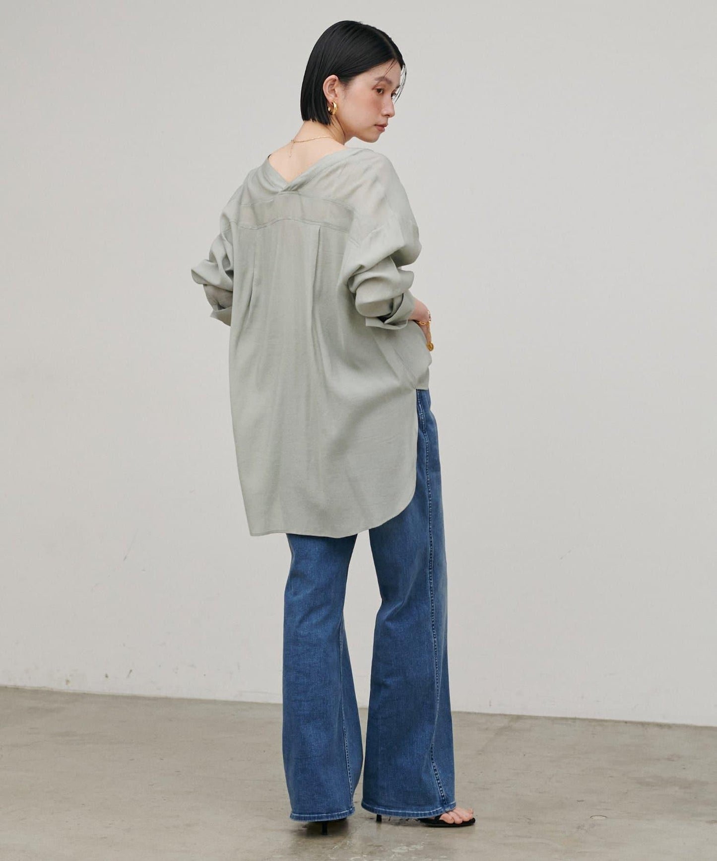 2WAY V領開襟設計 襯衫