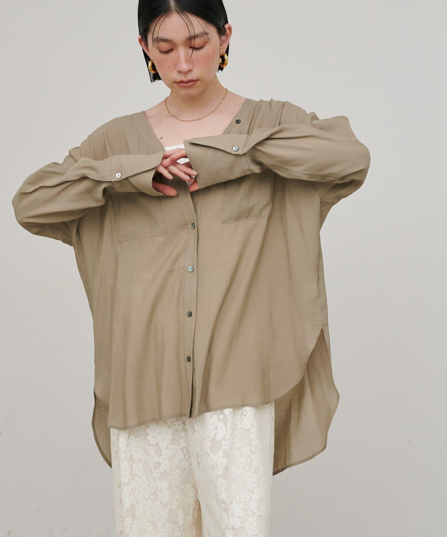 2WAY V領開襟設計 襯衫