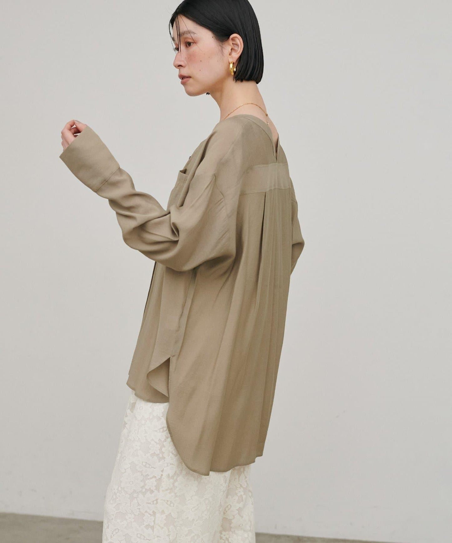 2WAY V領開襟設計 襯衫