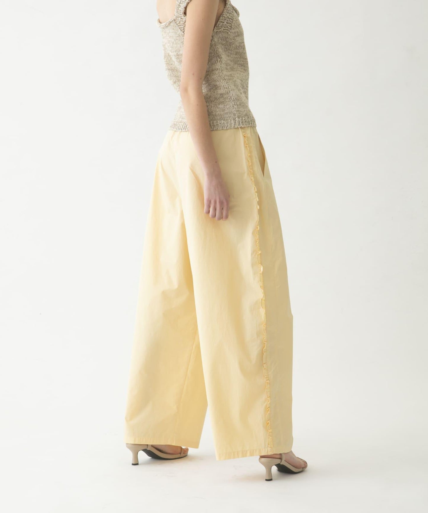 side frill 褲子