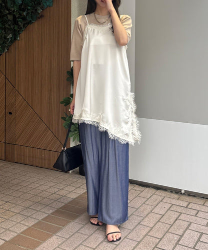 Yurieピック 緞面非對稱蕾絲吊帶上衣