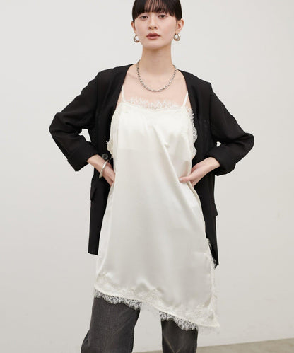 Yurieピック 緞面非對稱蕾絲吊帶上衣