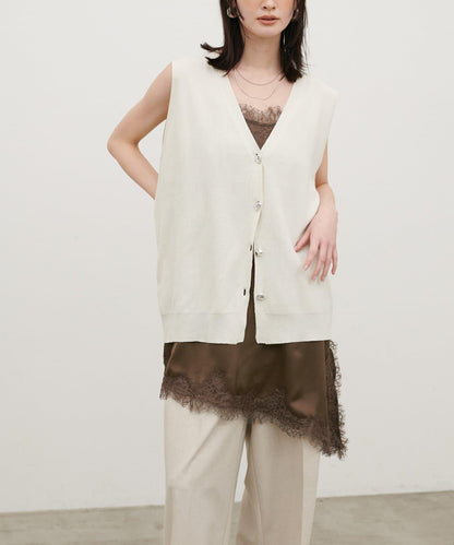 Yurieピック 緞面非對稱蕾絲吊帶上衣