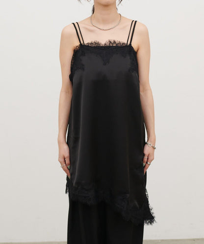 Yurieピック 緞面非對稱蕾絲吊帶上衣