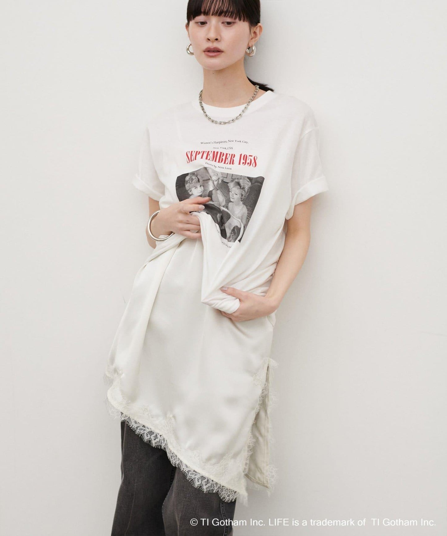 Yurieピック 緞面非對稱蕾絲吊帶上衣