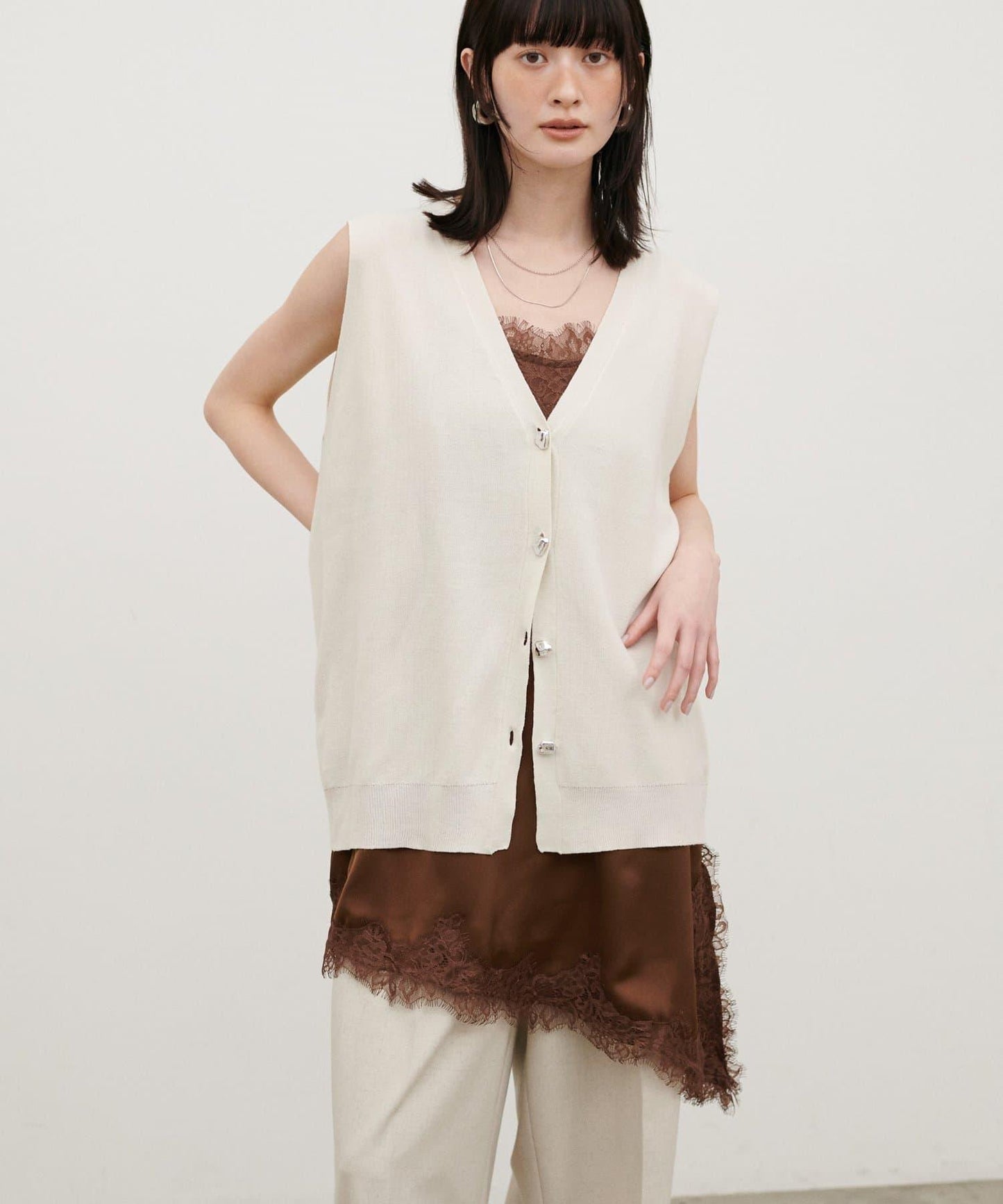 再生聚酯質感紐扣背心（線上）