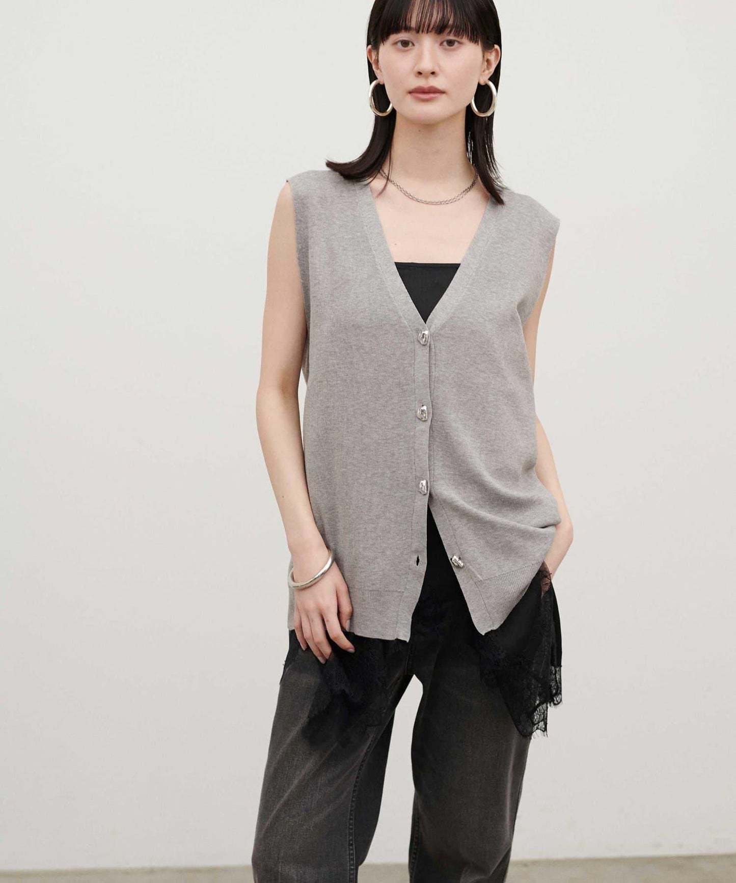 再生聚酯質感紐扣背心（線上）