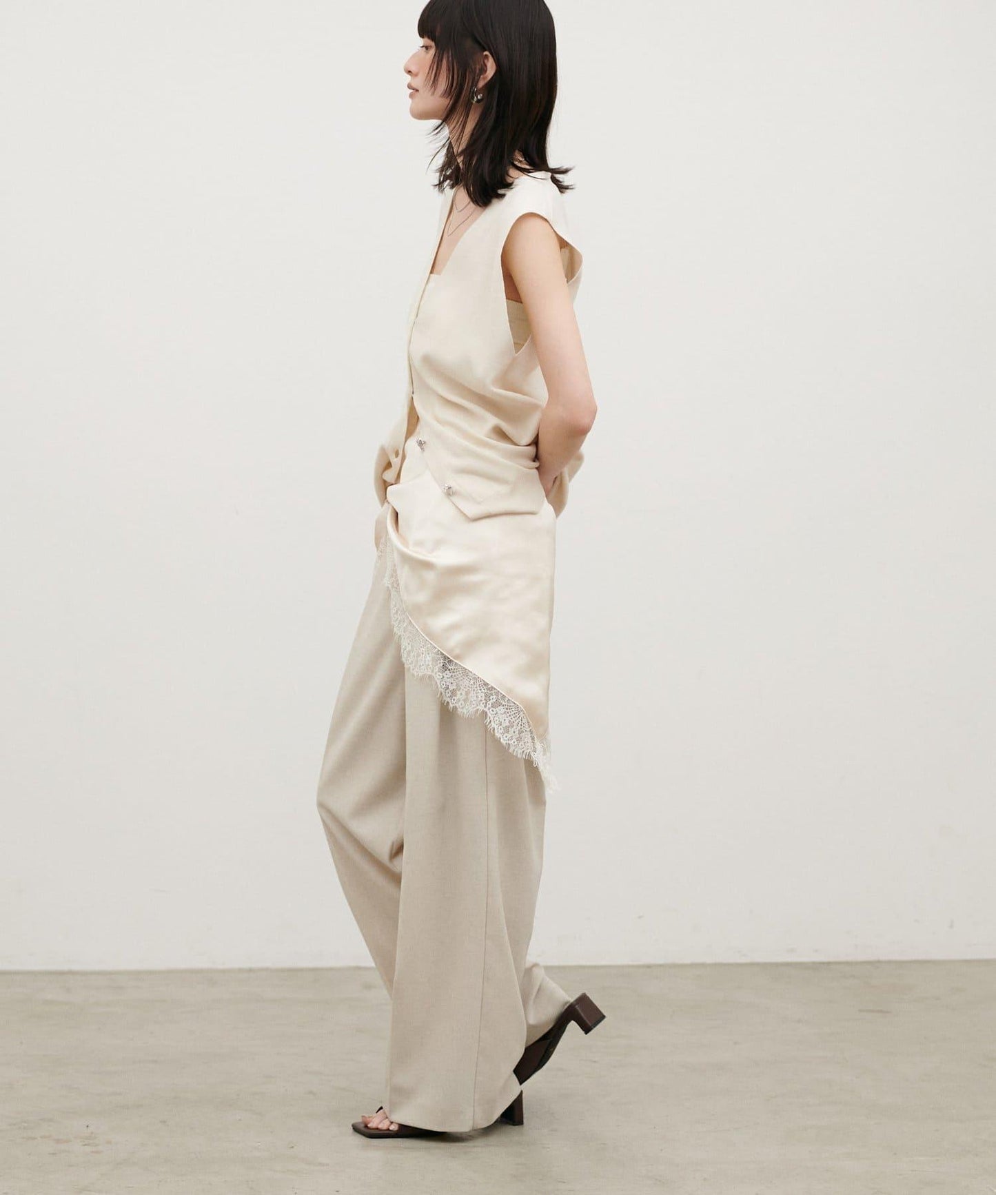 再生聚酯質感紐扣背心（線上）