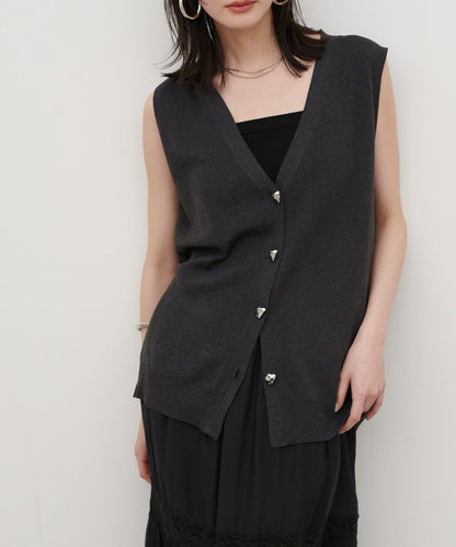 再生聚酯質感紐扣背心（線上）