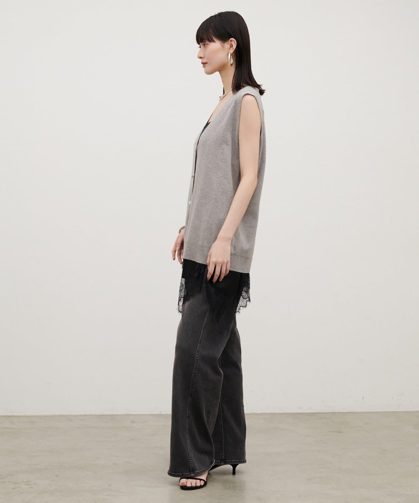 再生聚酯質感紐扣背心（線上）