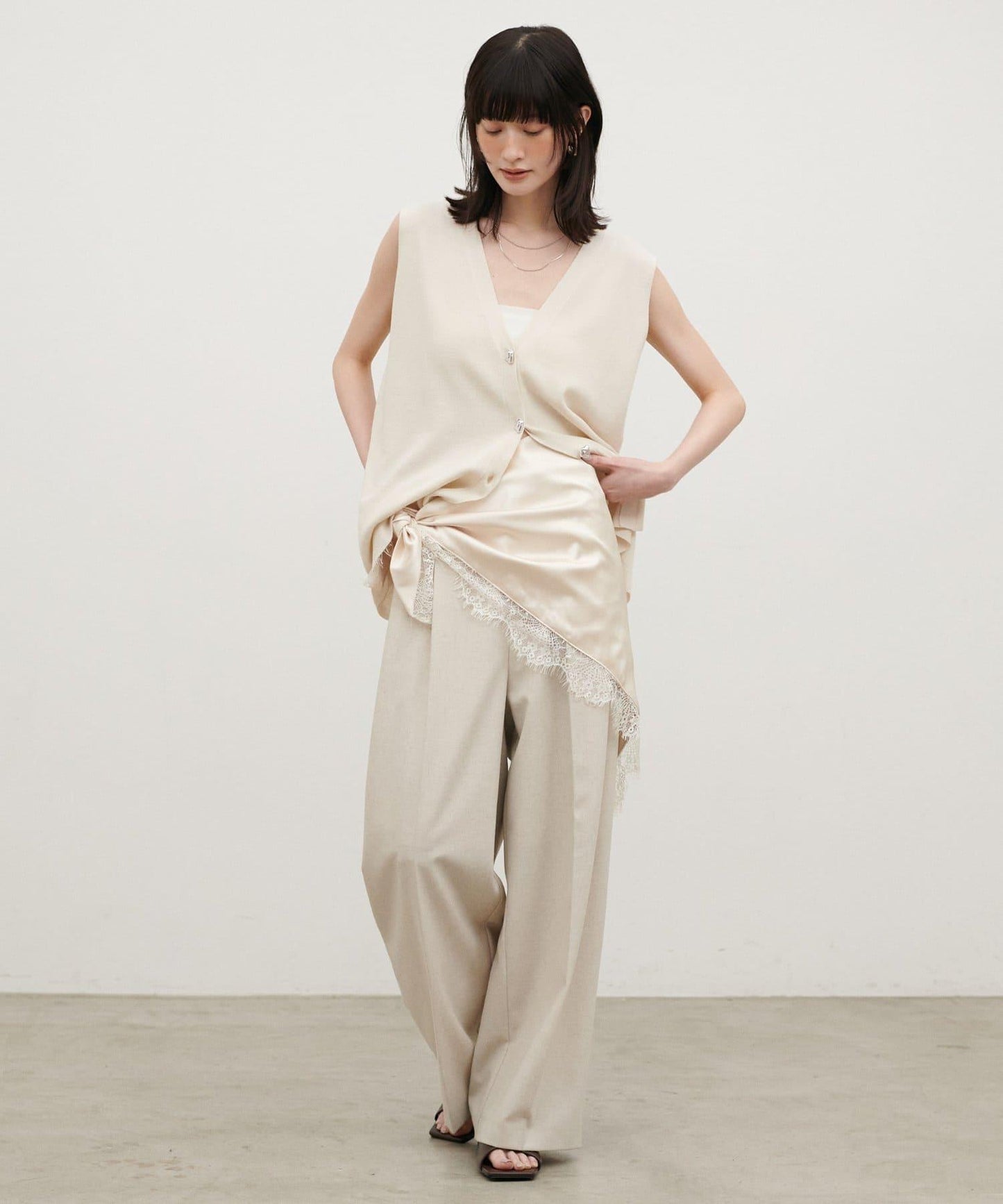 再生聚酯質感紐扣背心（線上）