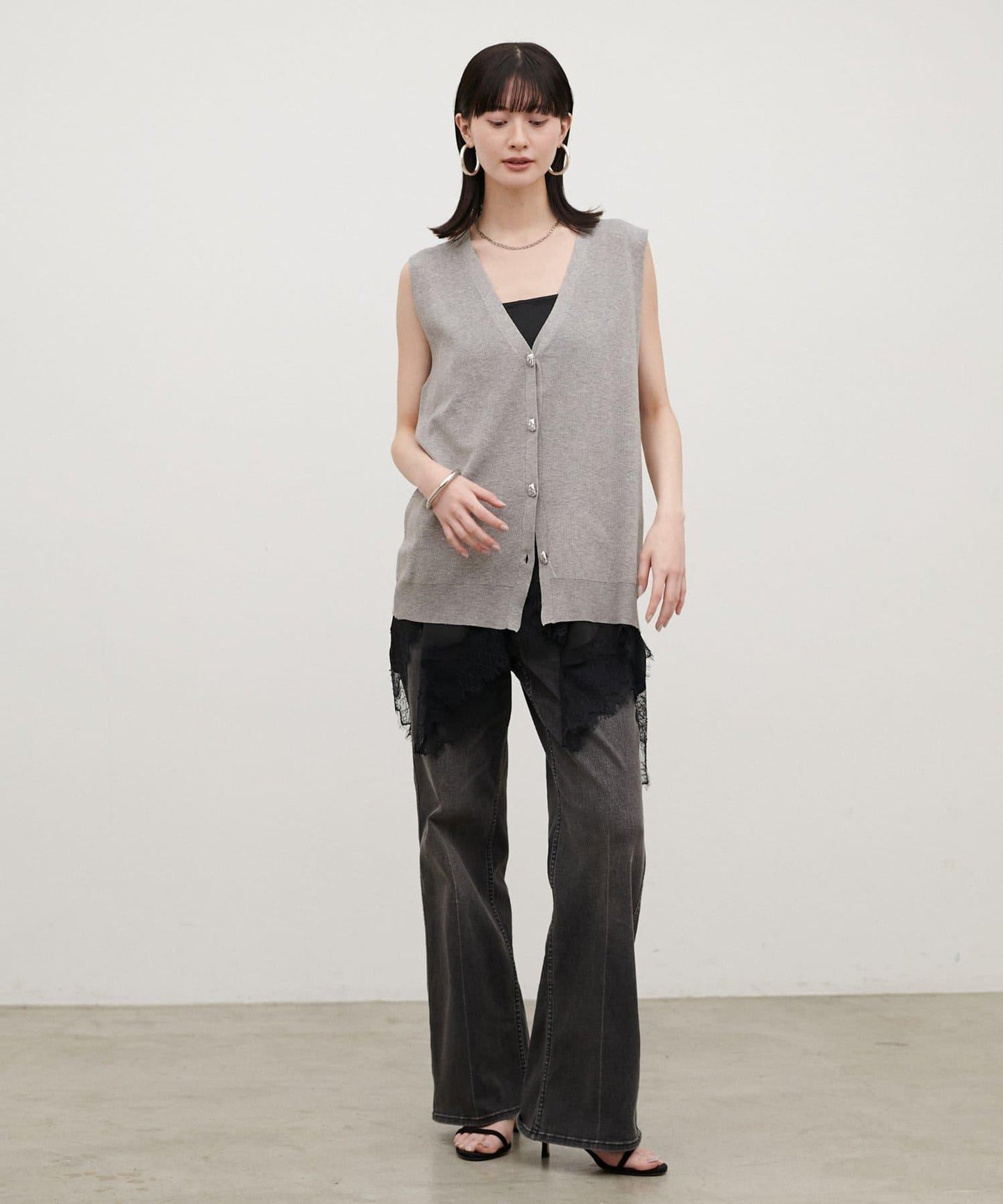 再生聚酯質感紐扣背心（線上）