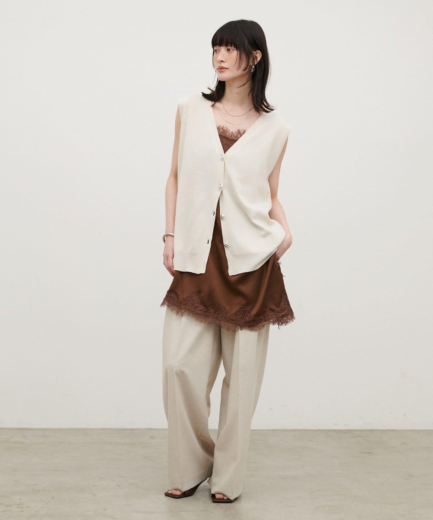 再生聚酯質感紐扣背心（線上）