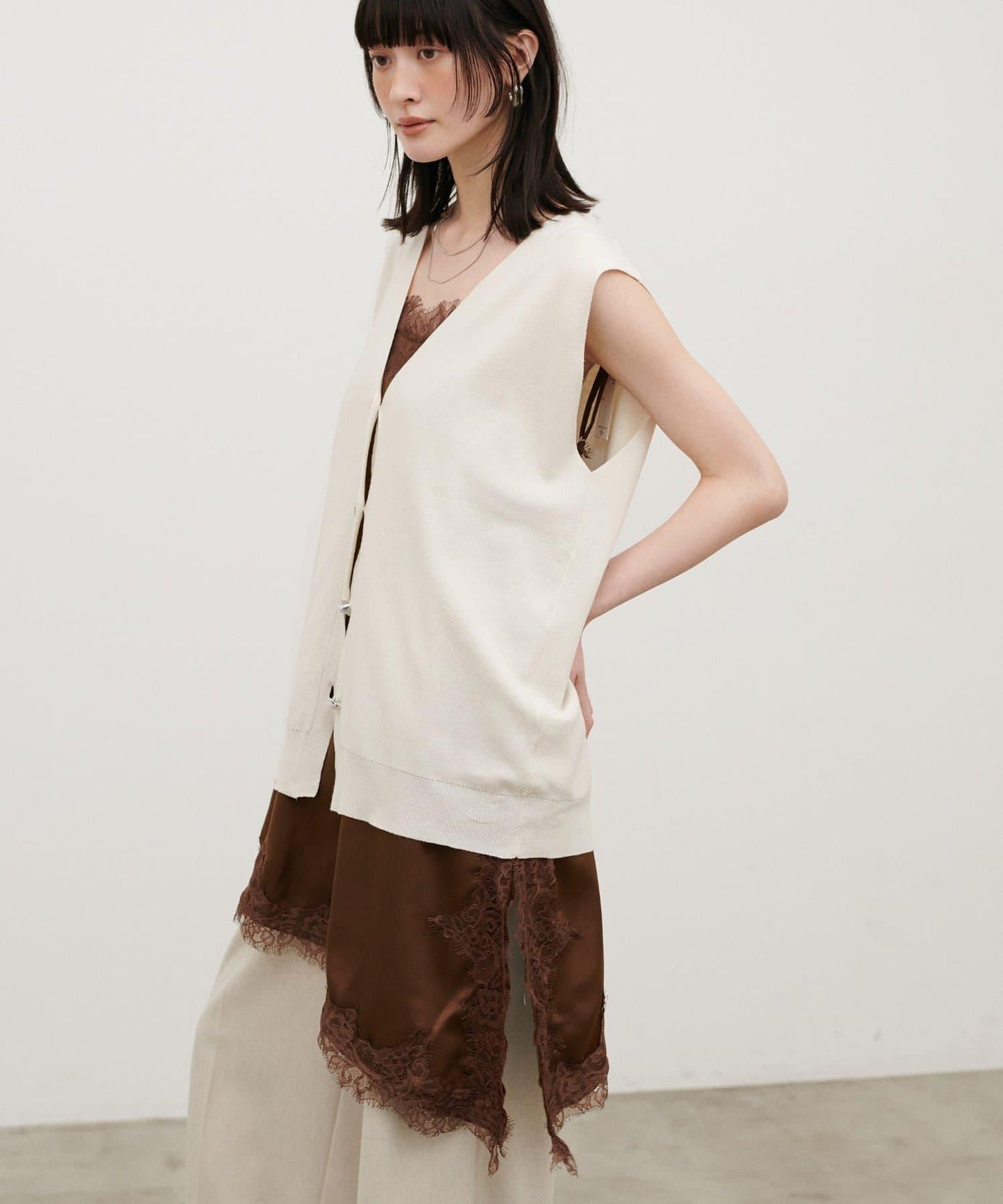 再生聚酯質感紐扣背心（線上）