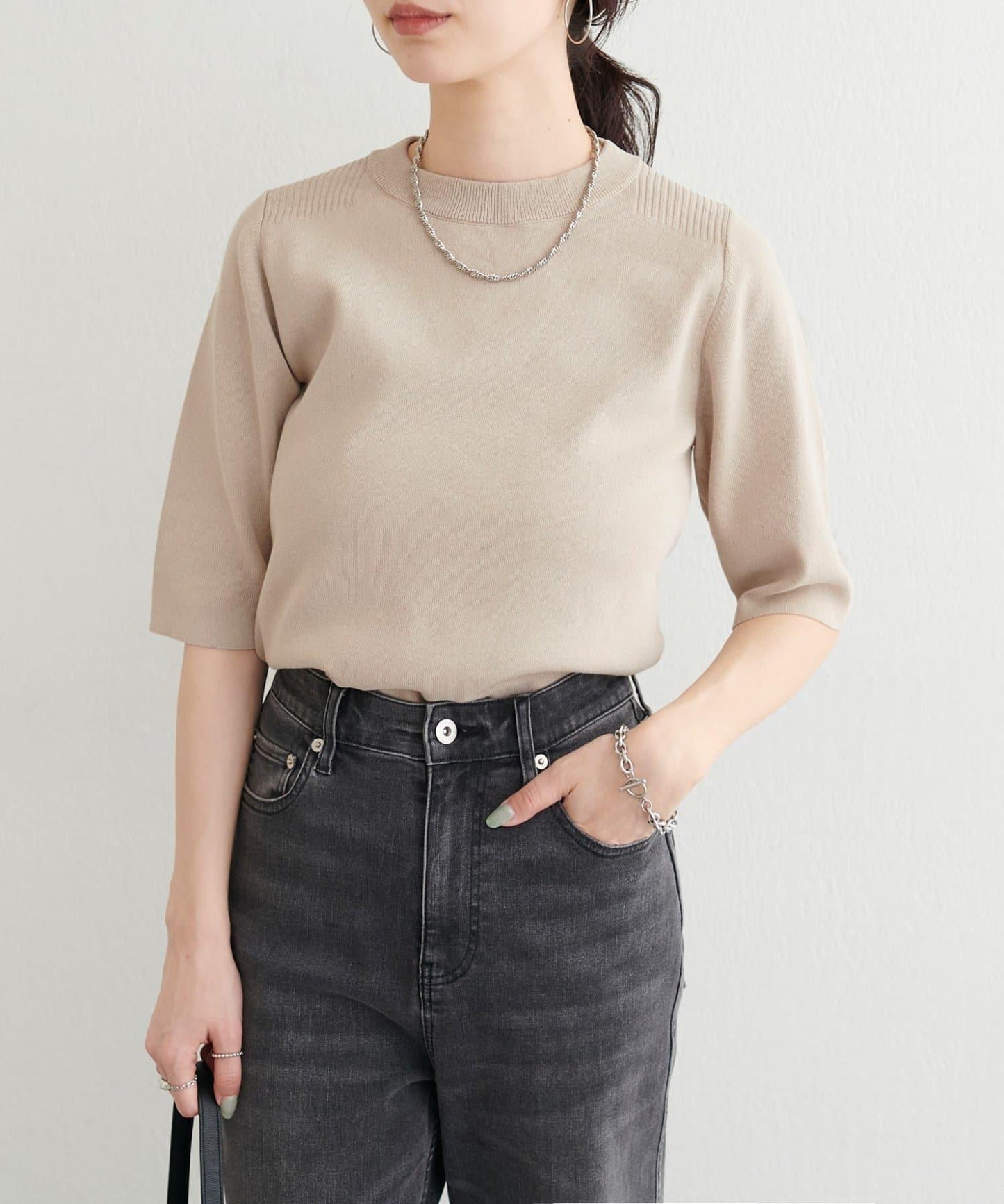 強捻微高領針織上衣