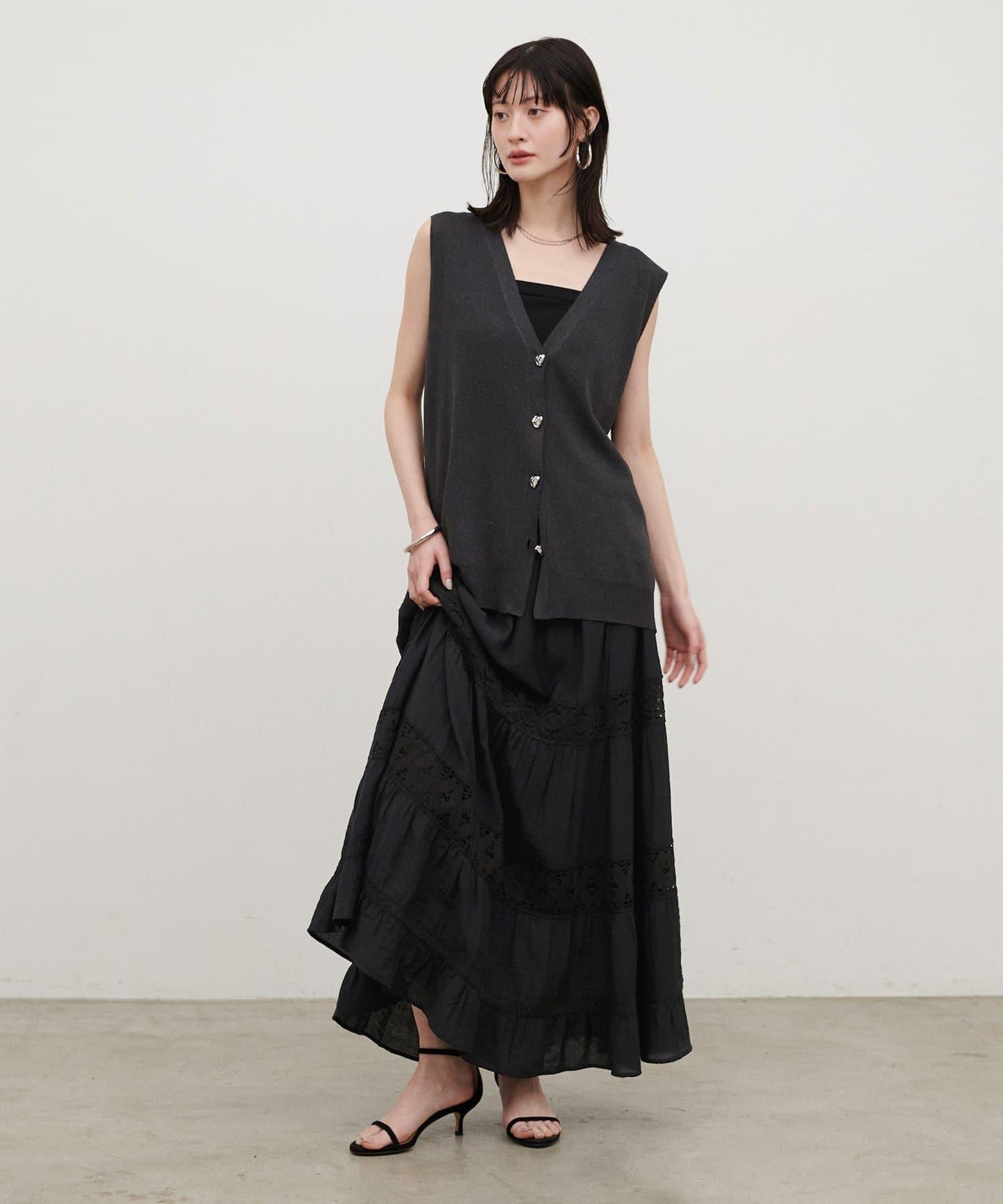 再生聚酯質感紐扣背心（線上）