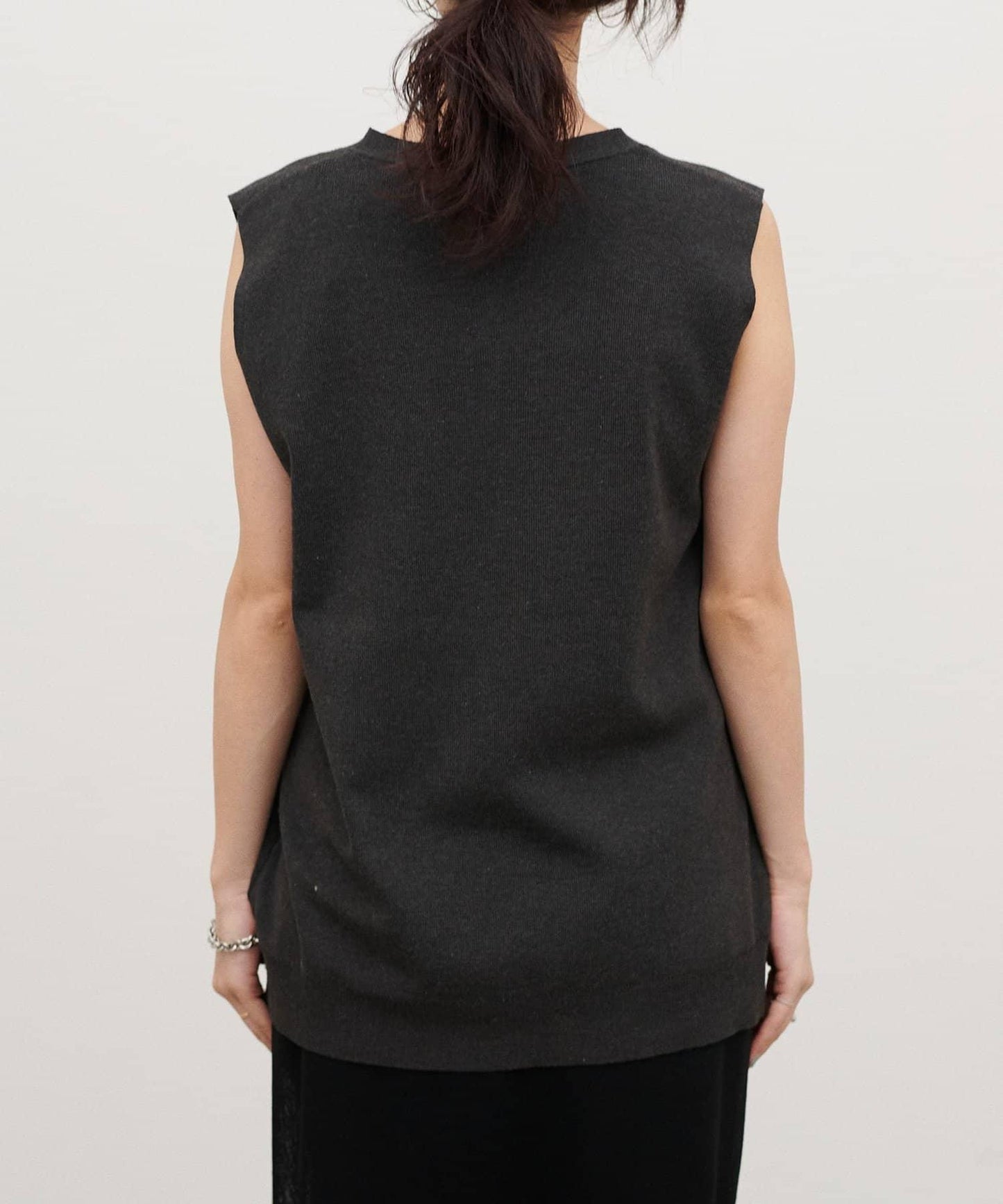 再生聚酯質感紐扣背心（線上）