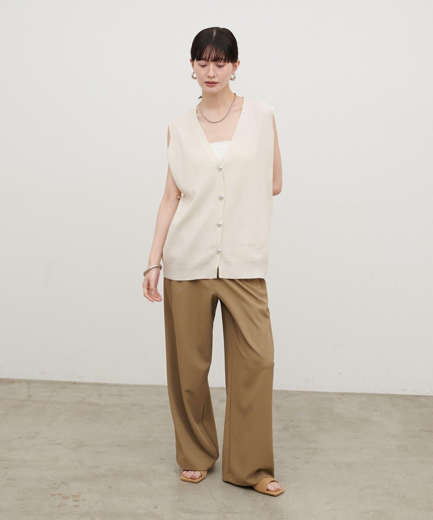 再生聚酯質感紐扣背心（線上）