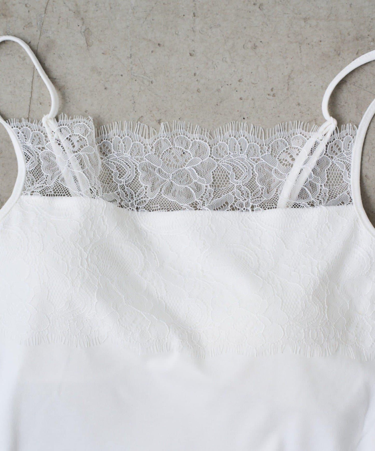 earthy_ 蕾絲帶杯吊帶背心