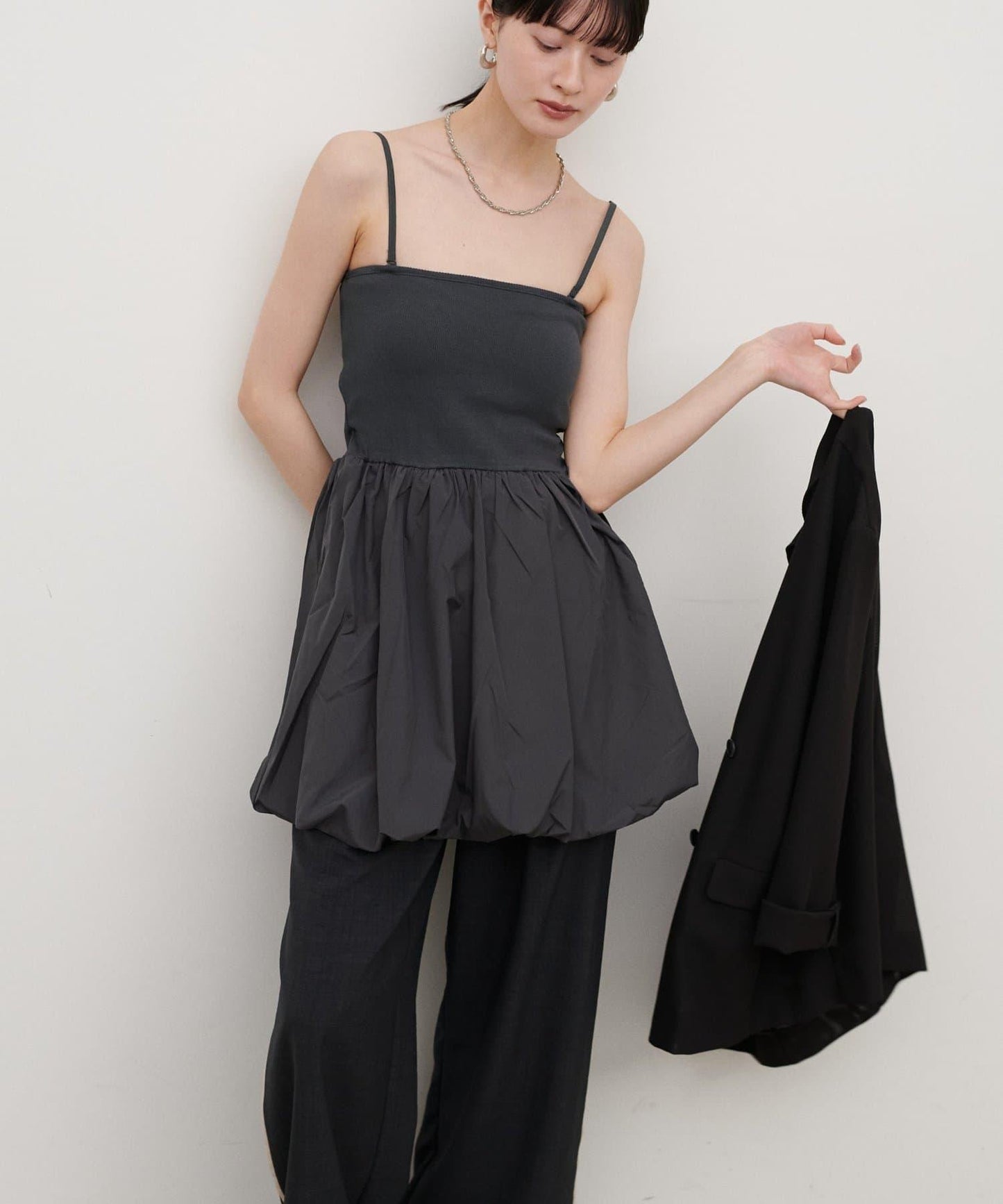 內置胸杯拼接泡泡廓形吊帶背心