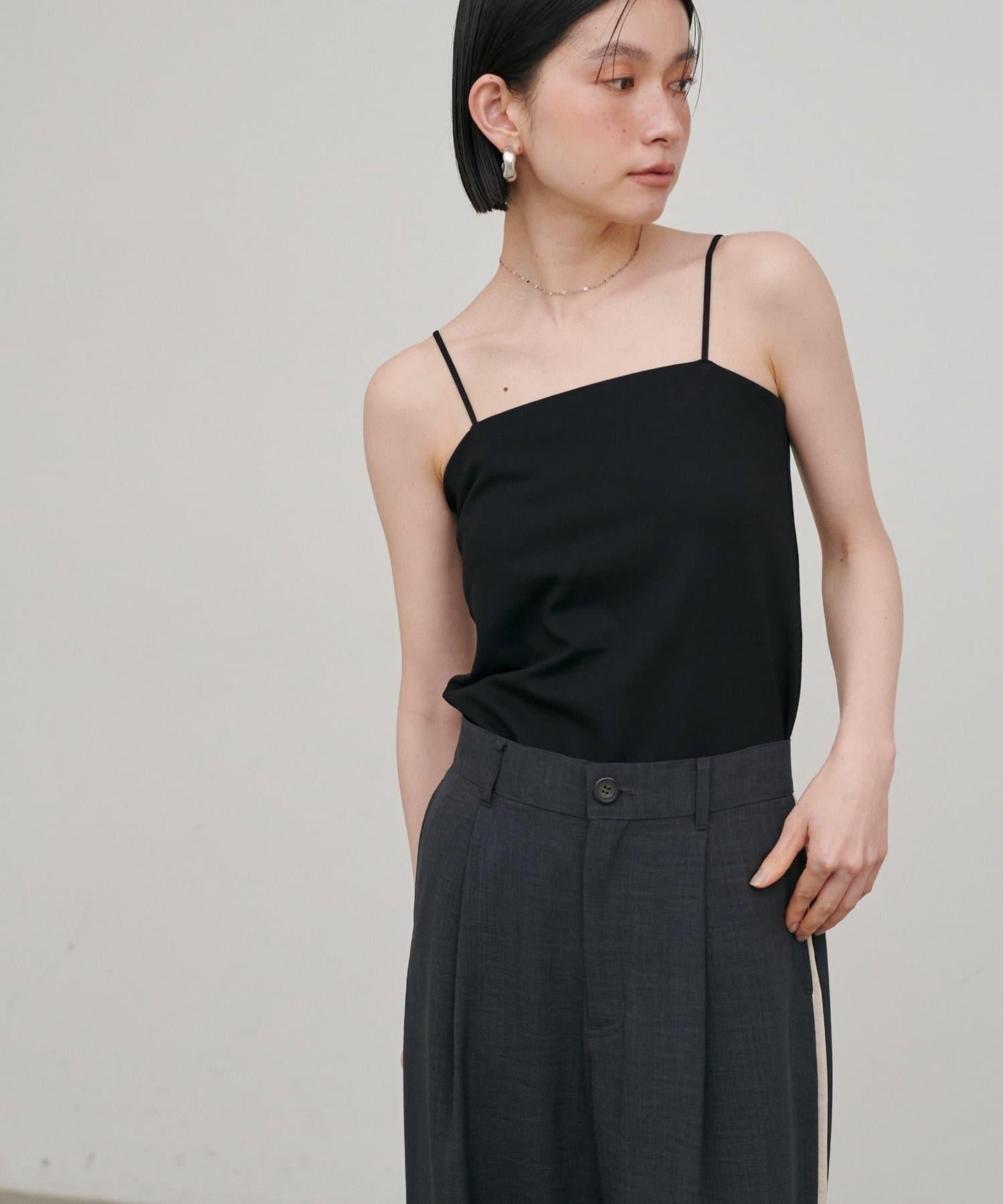 帶胸墊 後背開口 彈力Ponte面料 吊帶上衣