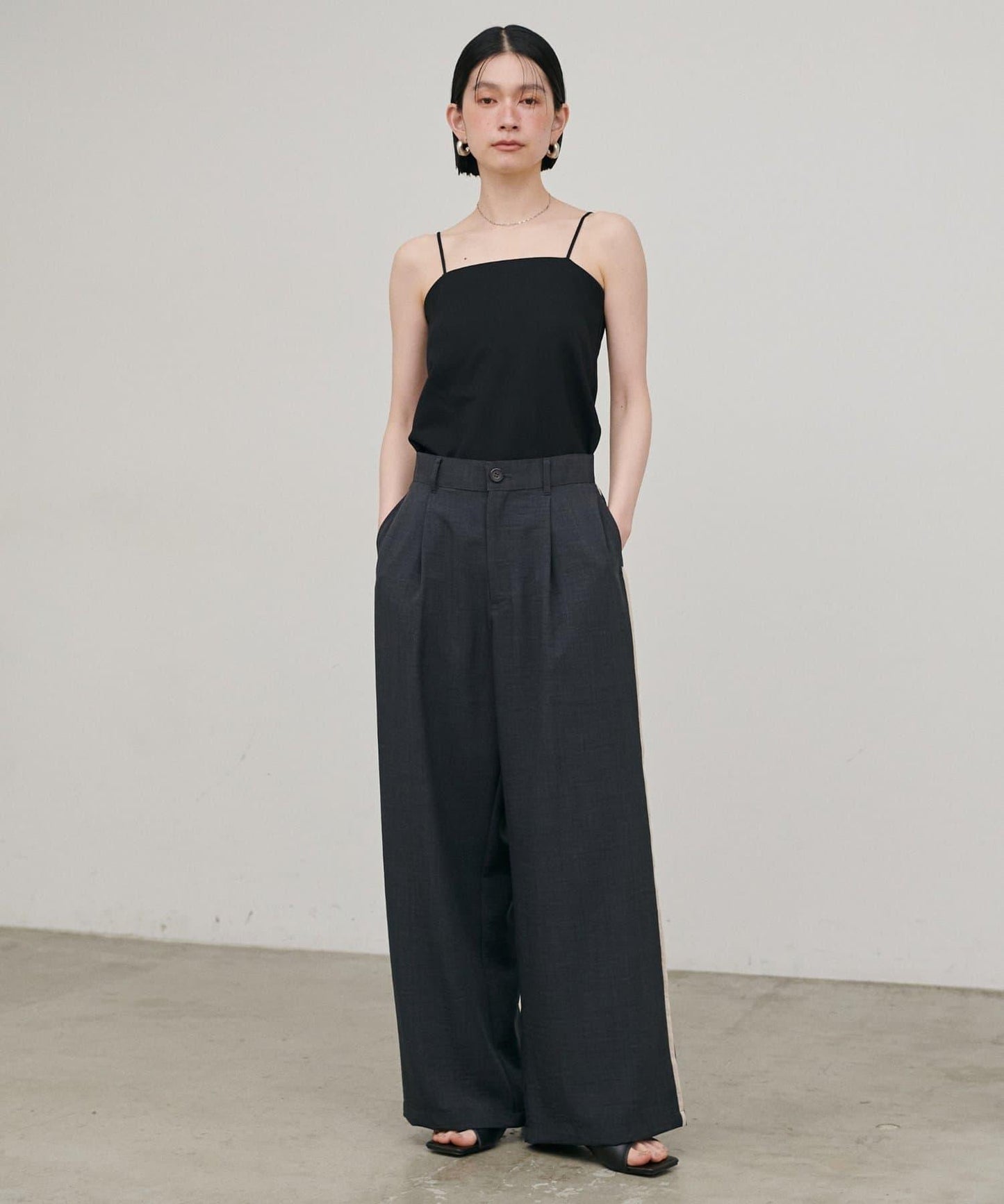 帶胸墊 後背開口 彈力Ponte面料 吊帶上衣