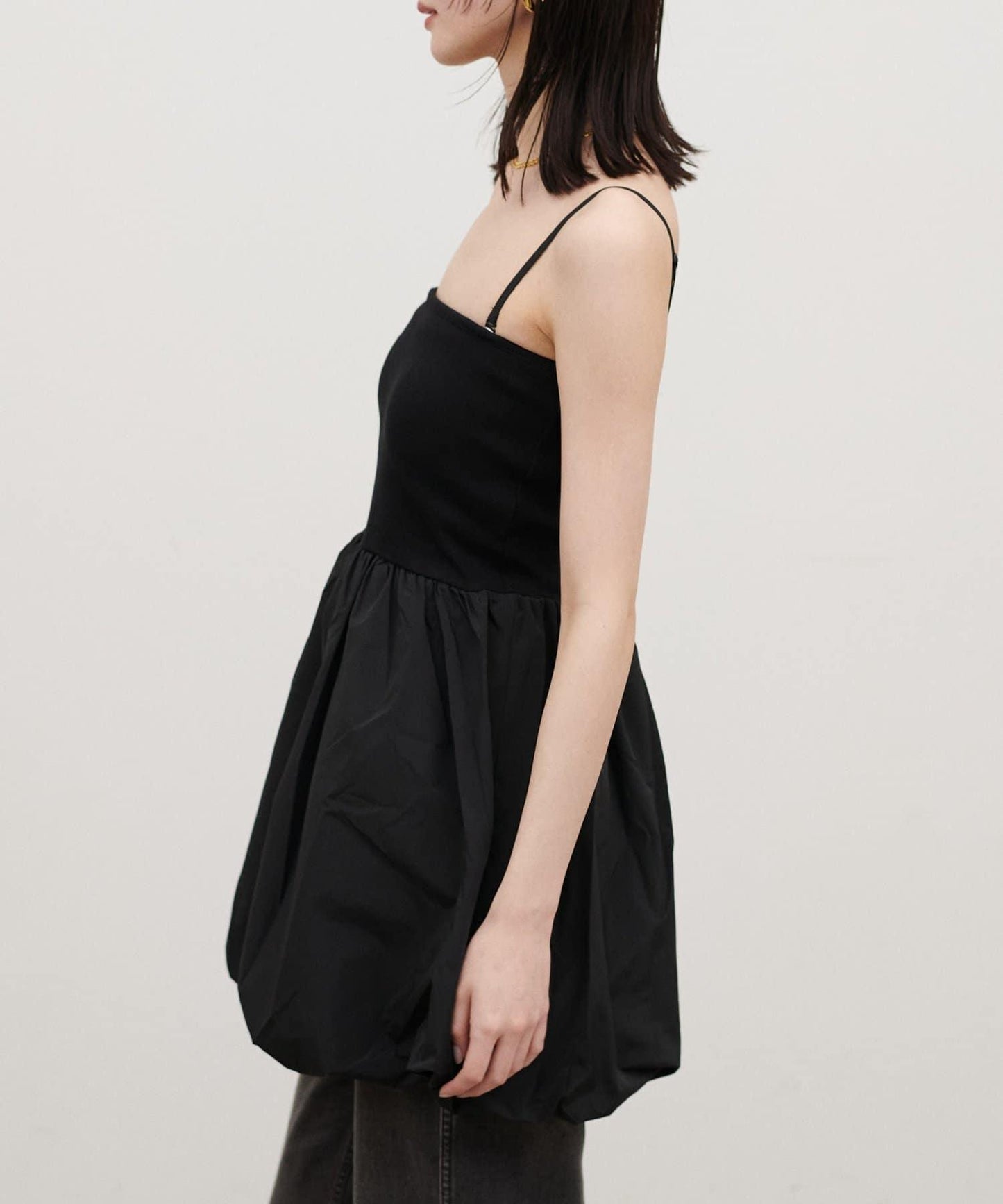 內置胸杯拼接泡泡廓形吊帶背心