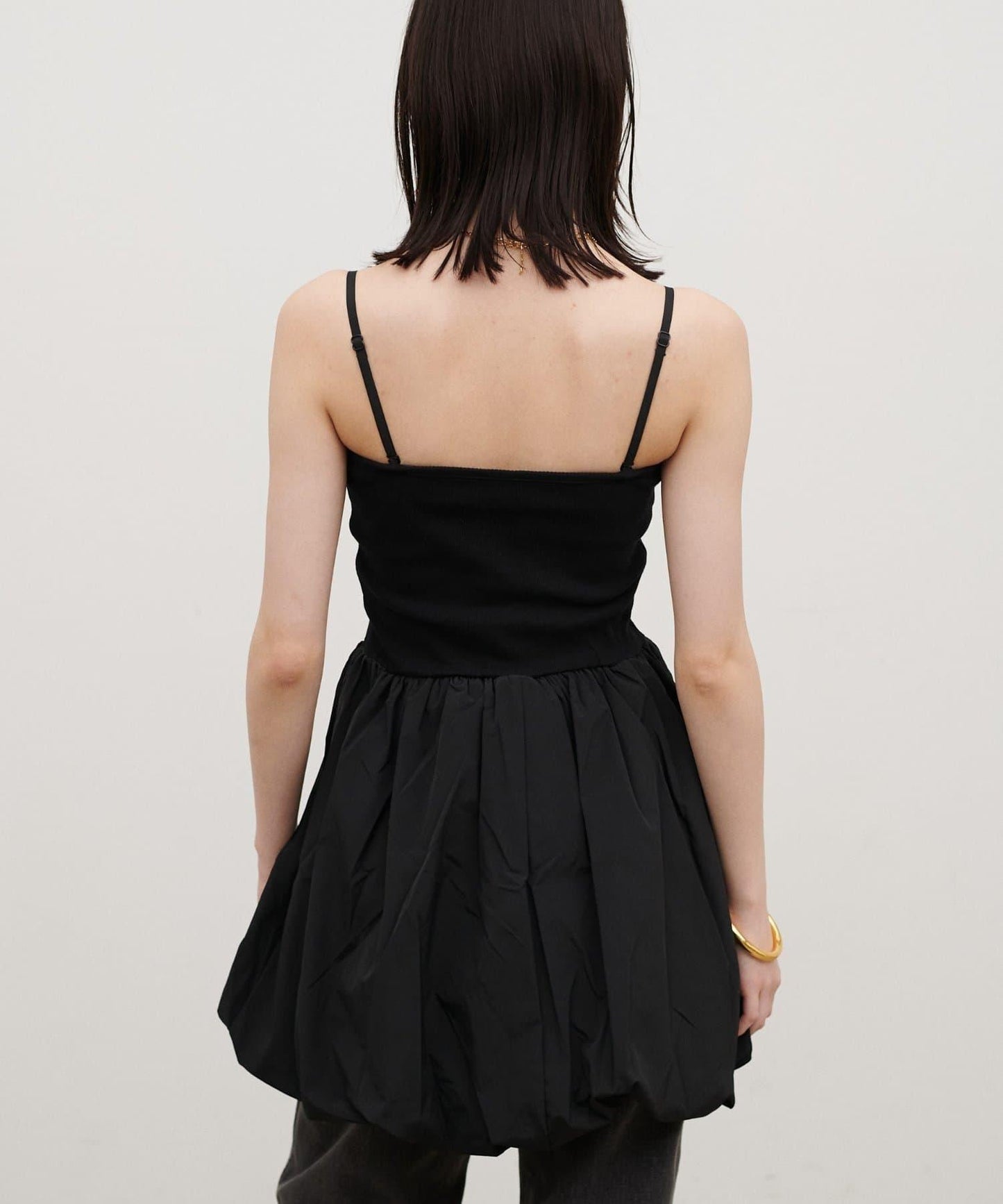 內置胸杯拼接泡泡廓形吊帶背心