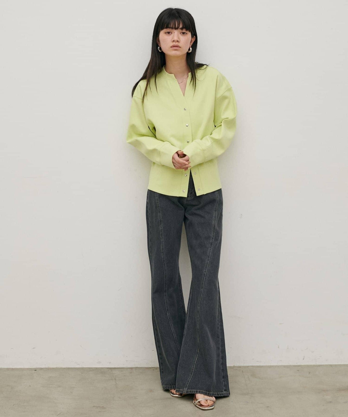 圓點按扣 V領設計 針織開衫