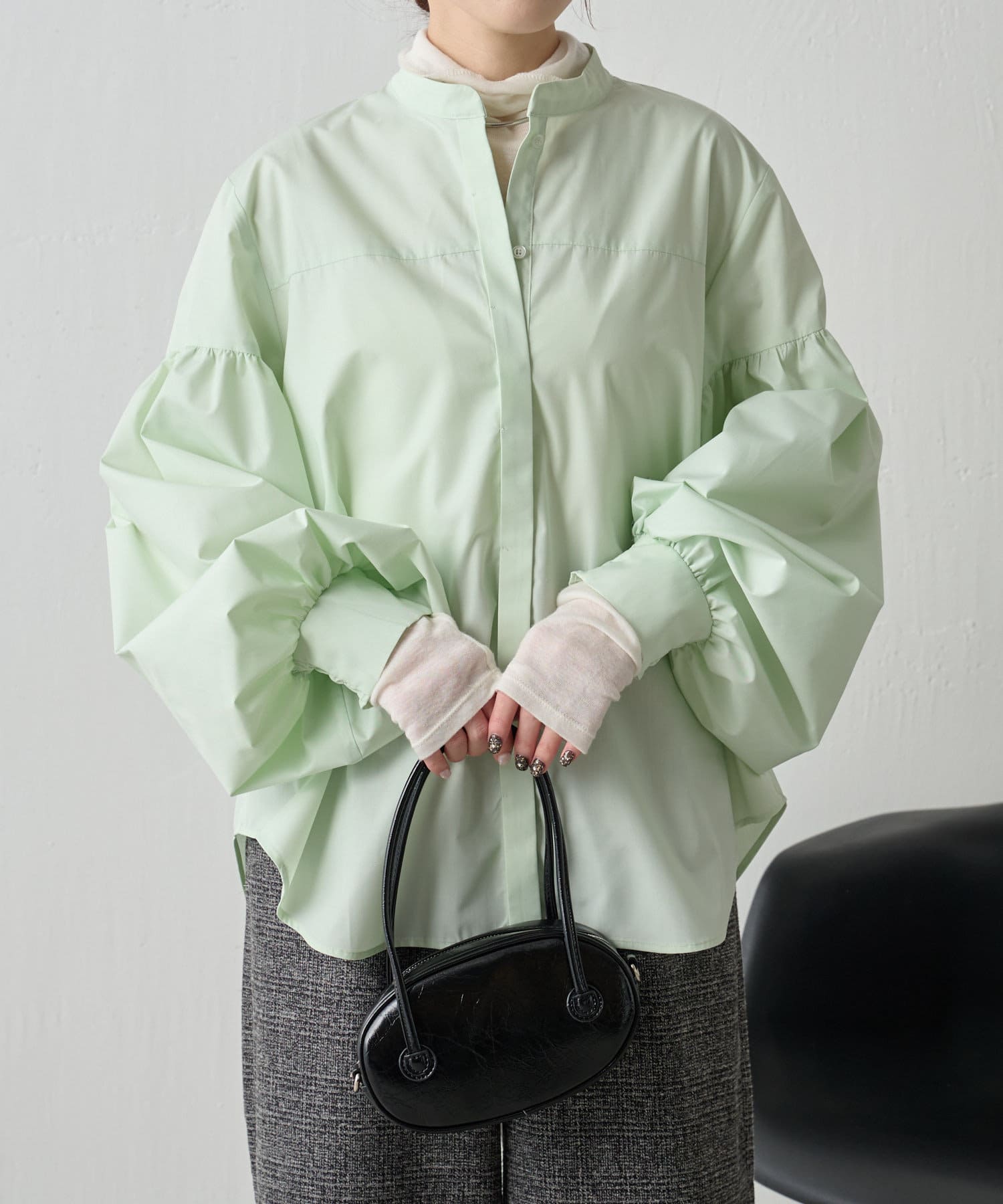 104390237