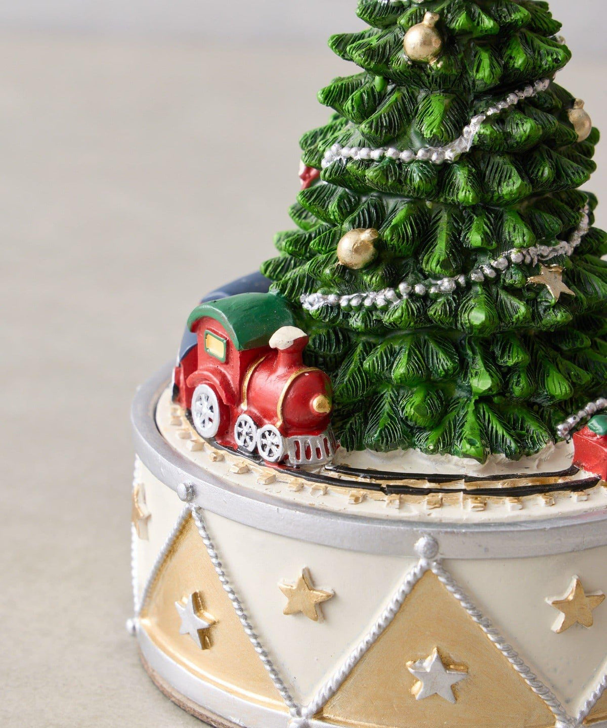 174077725