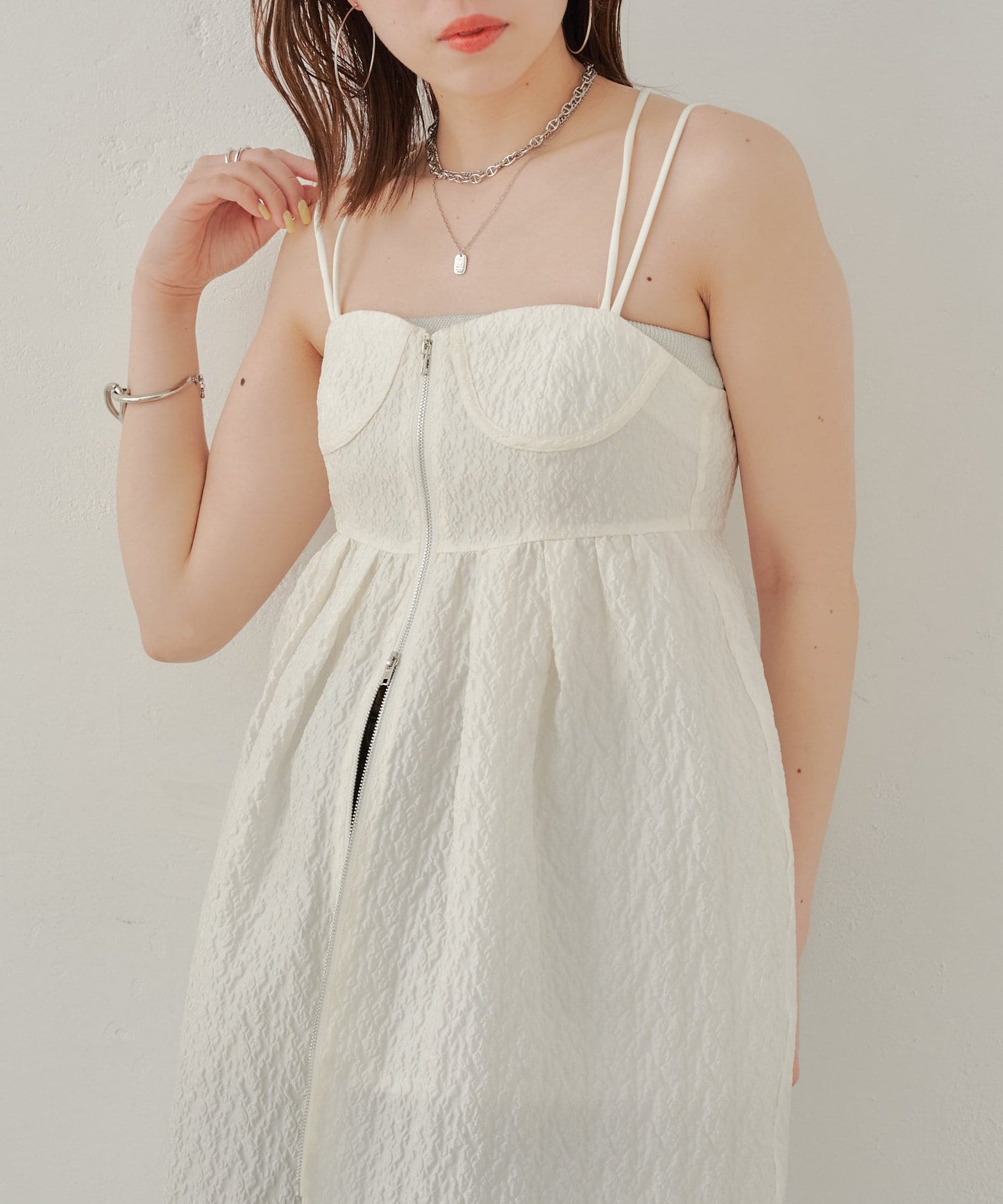 118710693