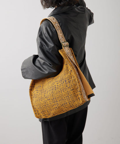 165773336