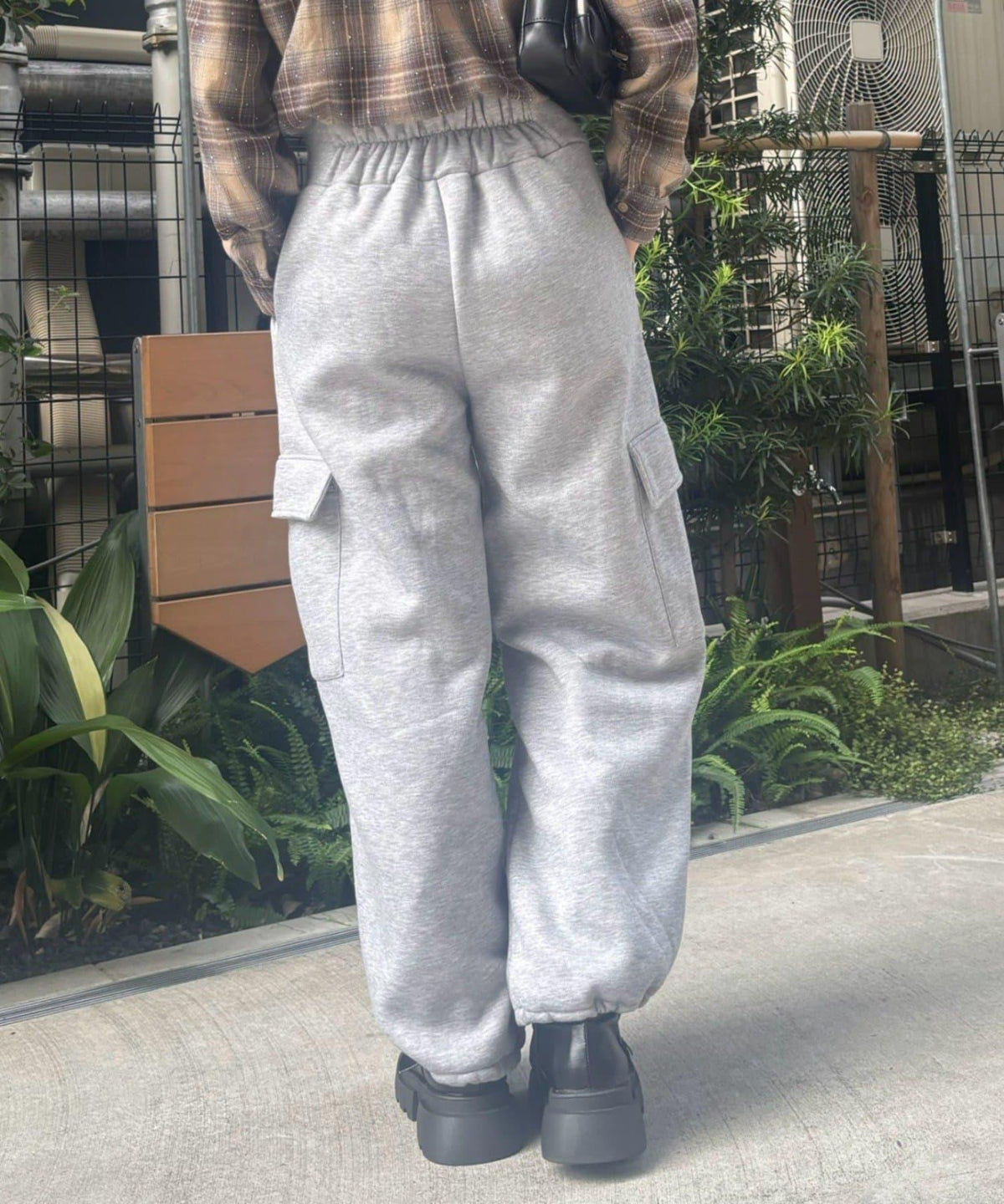 172936925