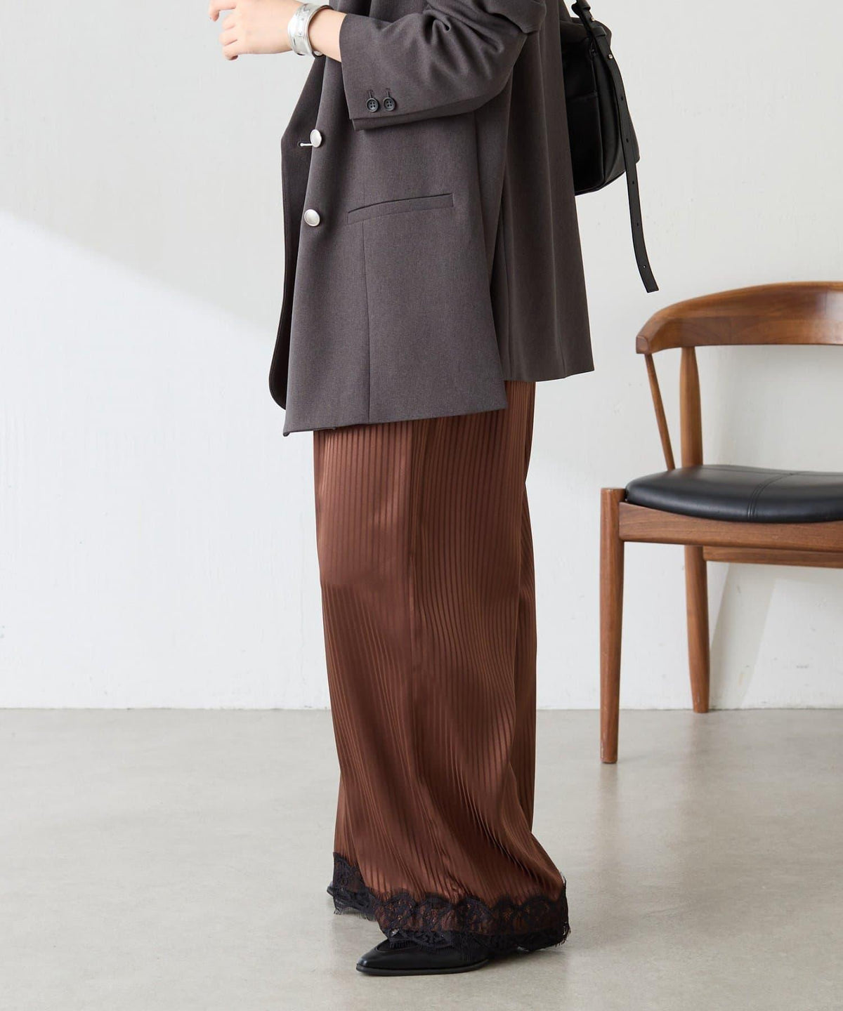 173011033