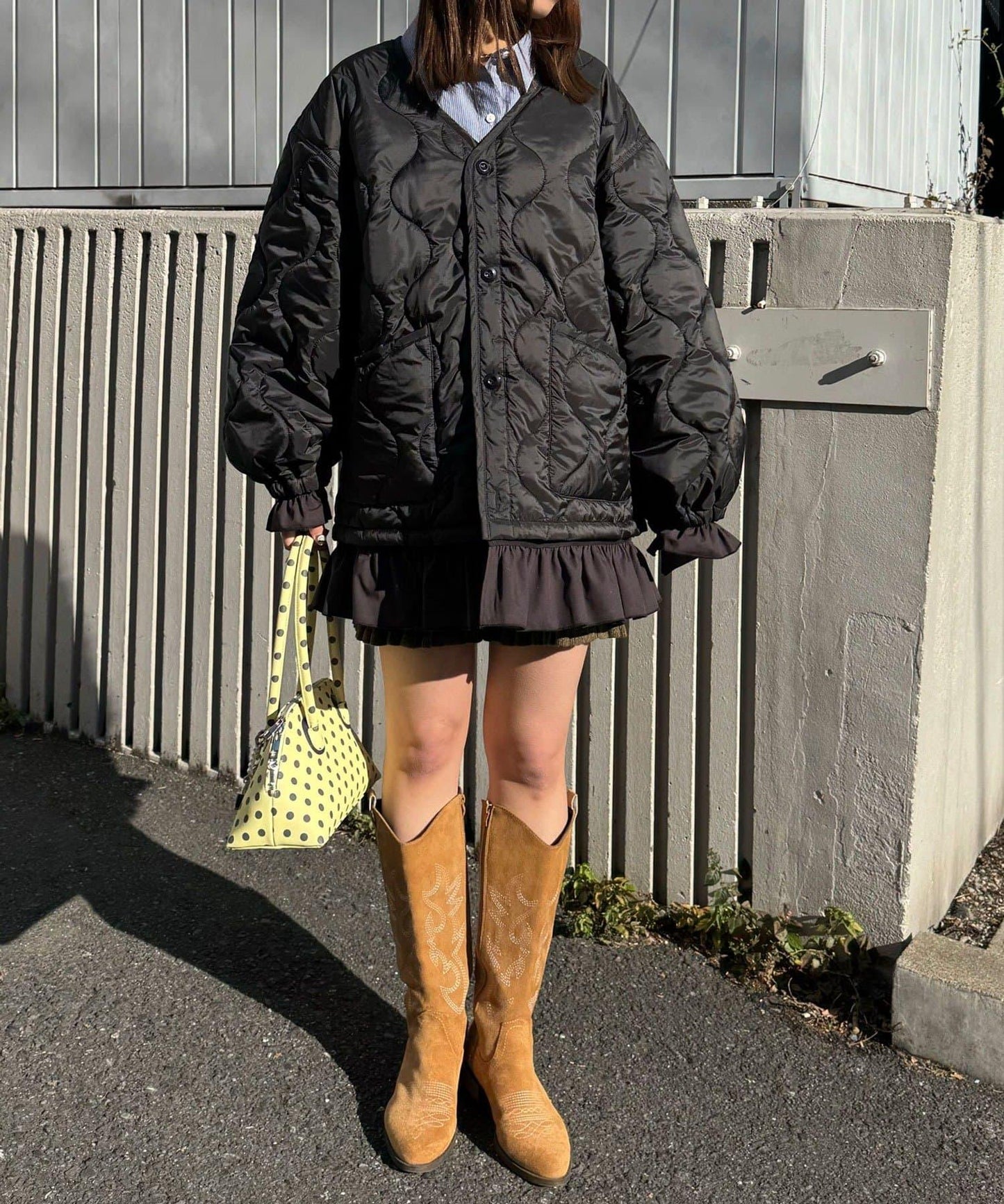 279022718