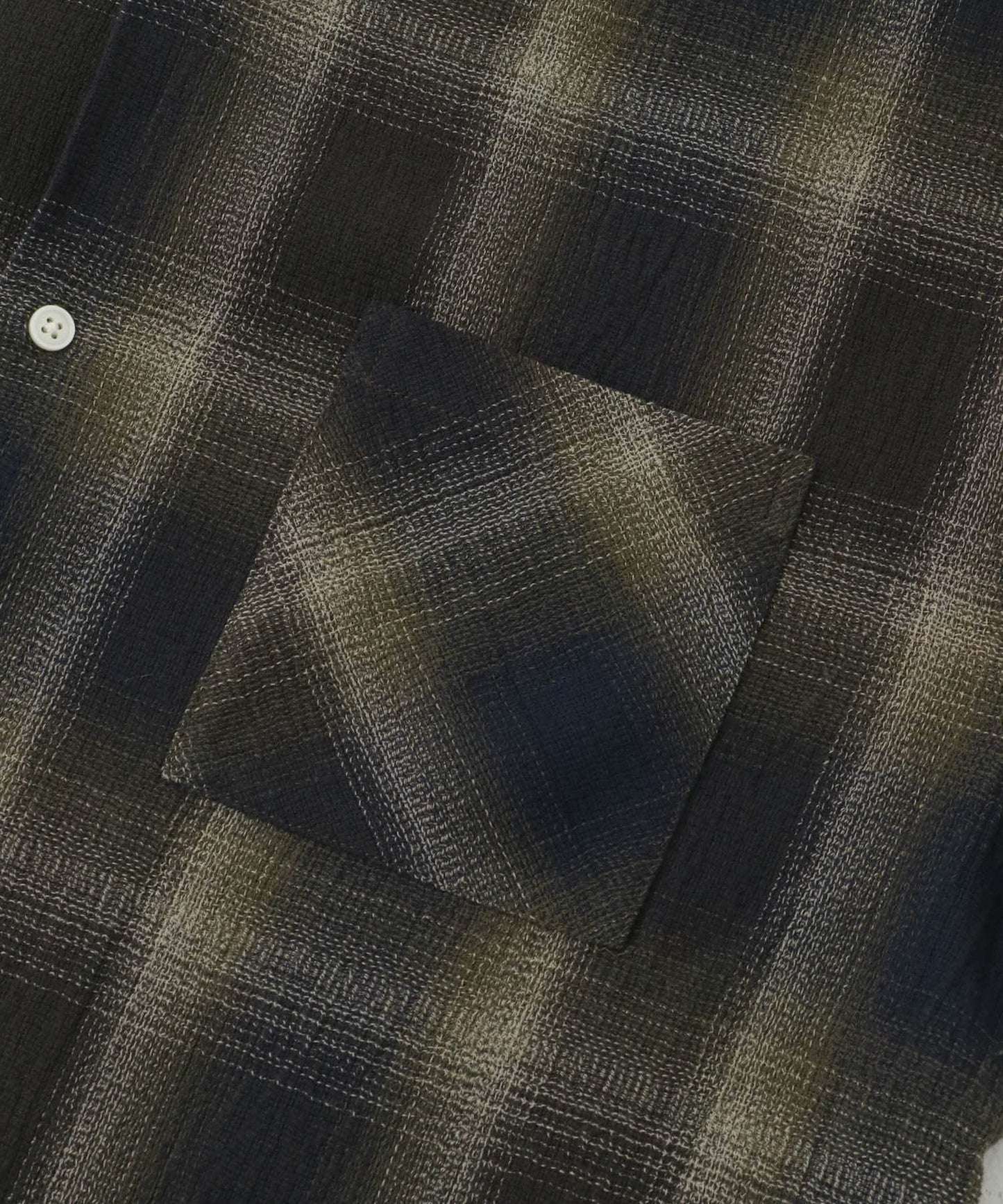 166101856