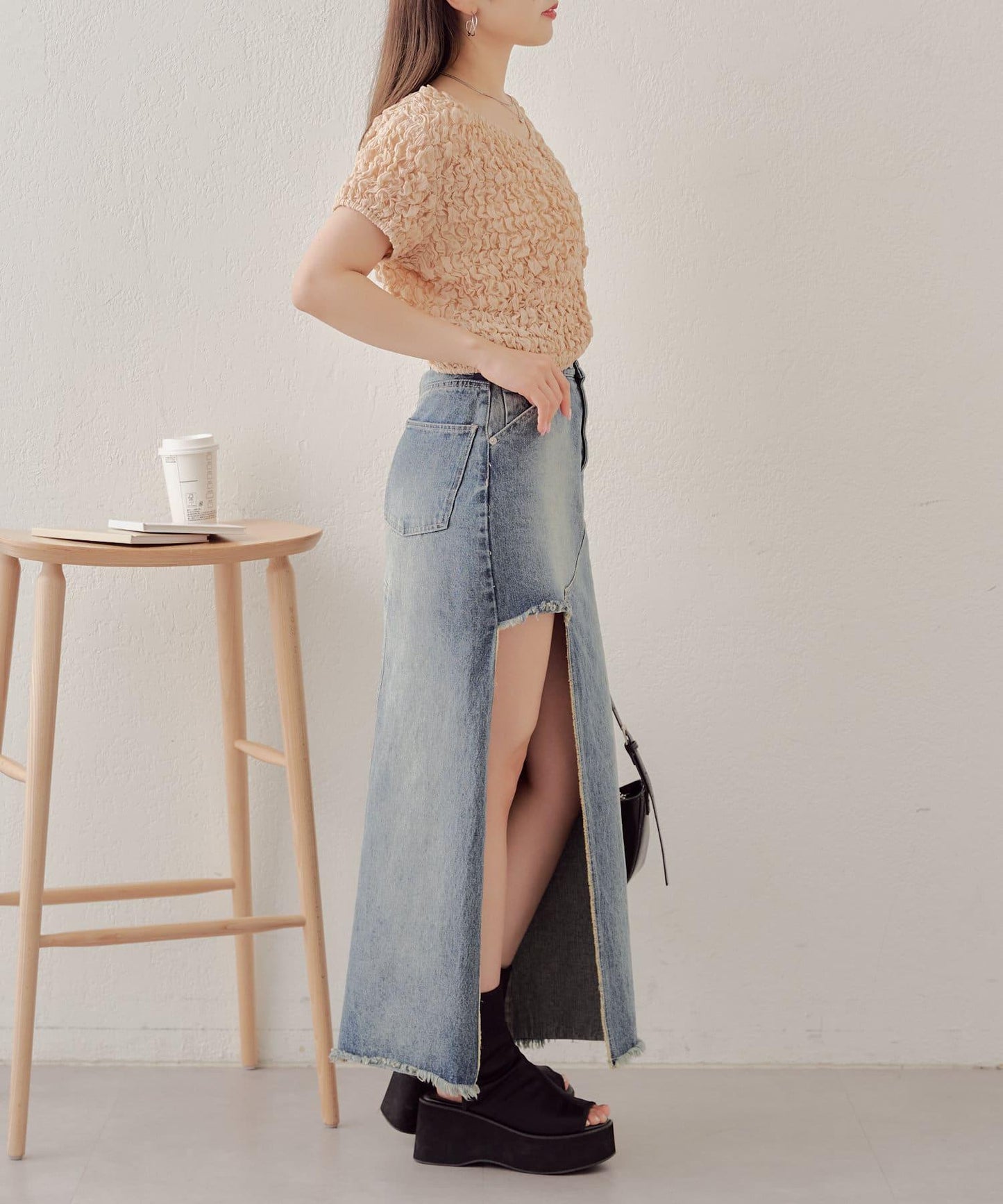 150981905