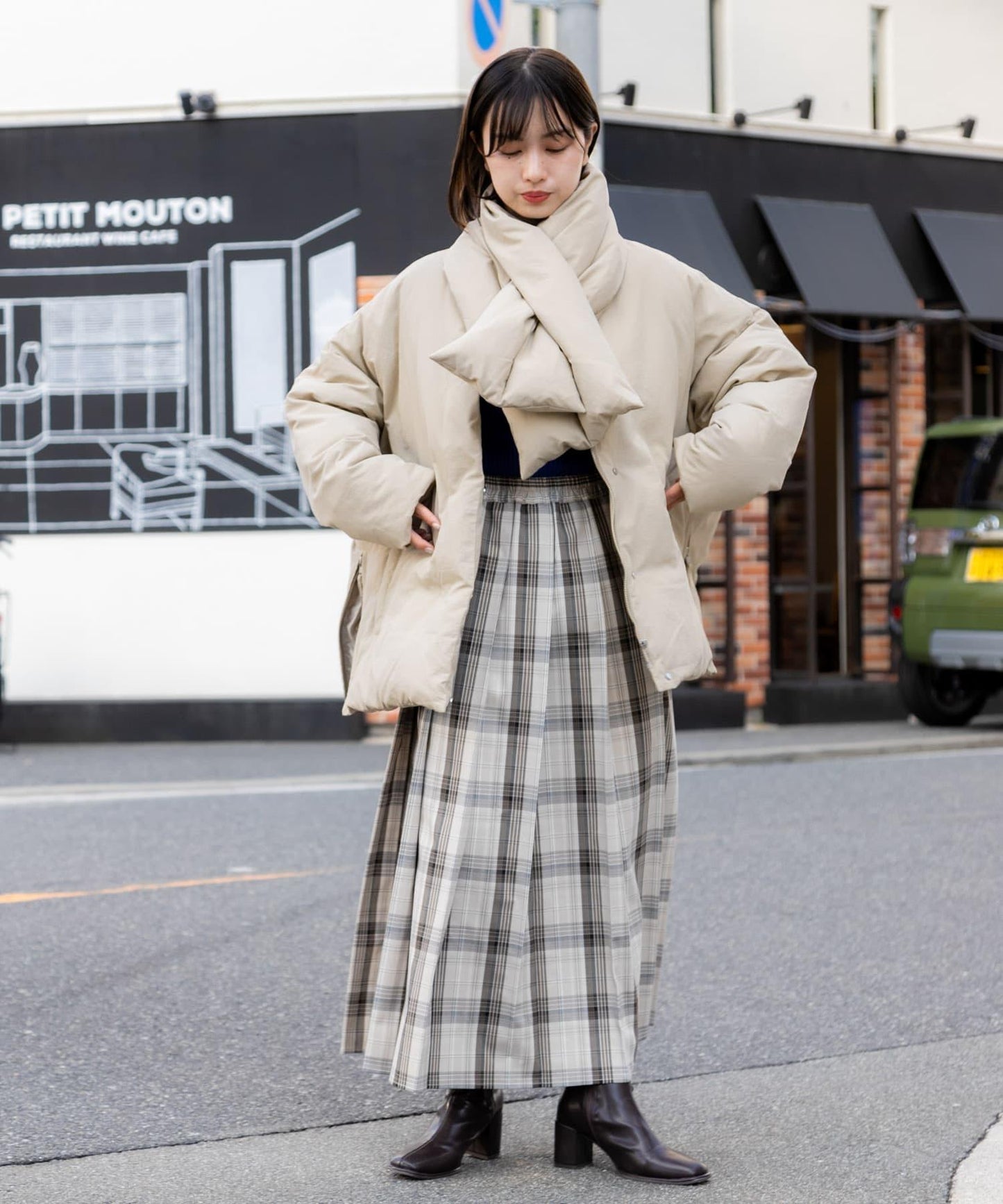 166065260