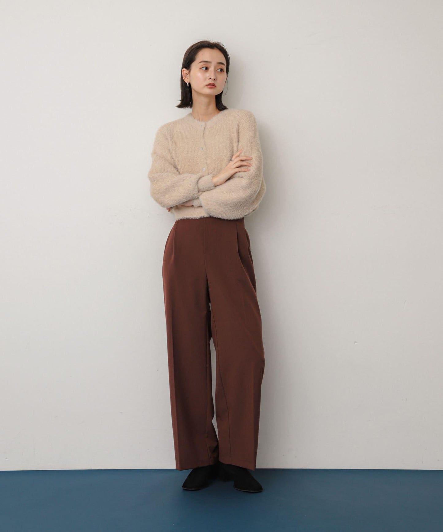 162176953